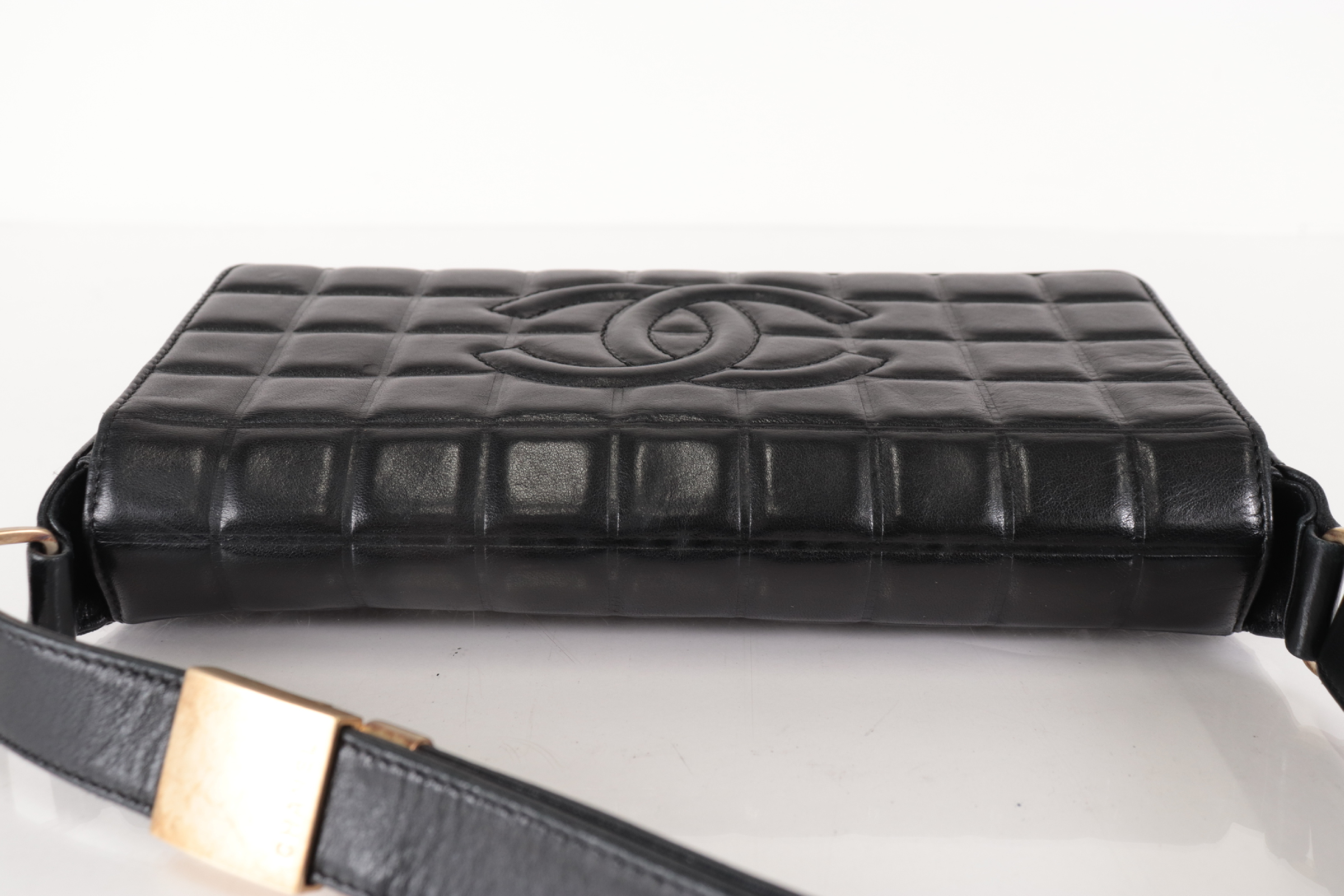 Chocolate Bar Rum One Shoulder Bag (No. 8) — view 6