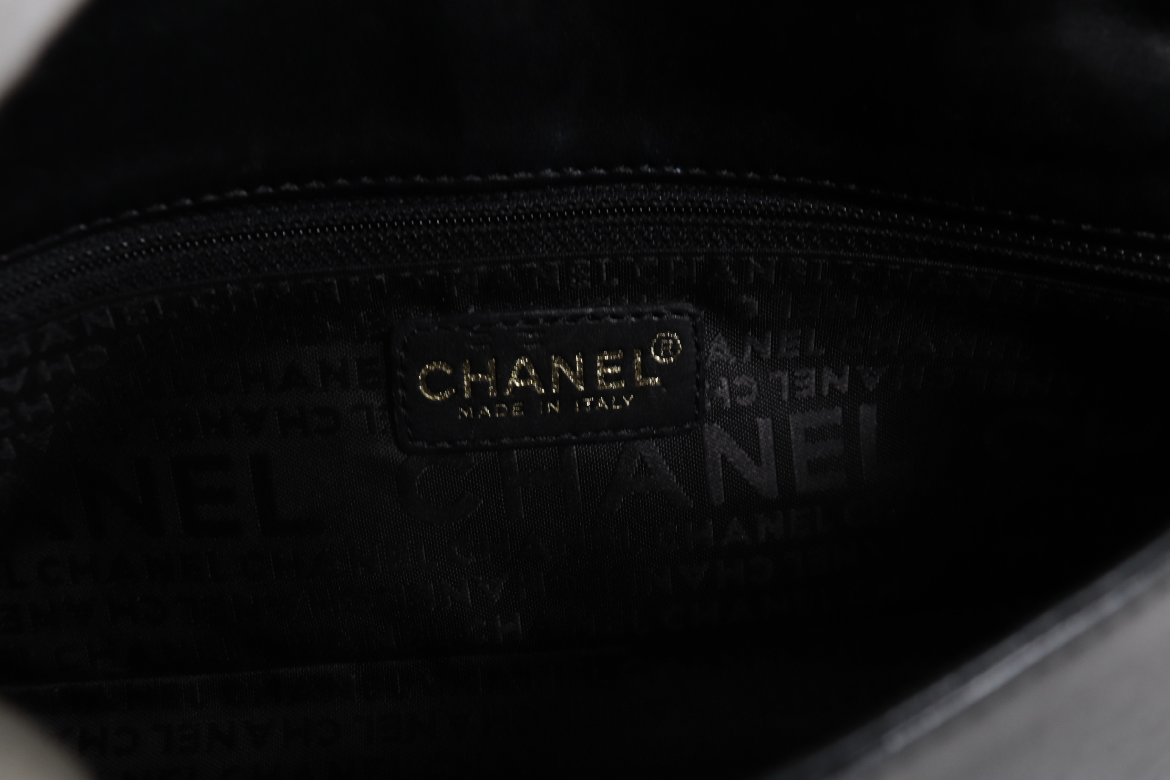 Chocolate Bar Rum One Shoulder Bag (No. 8) — view 8