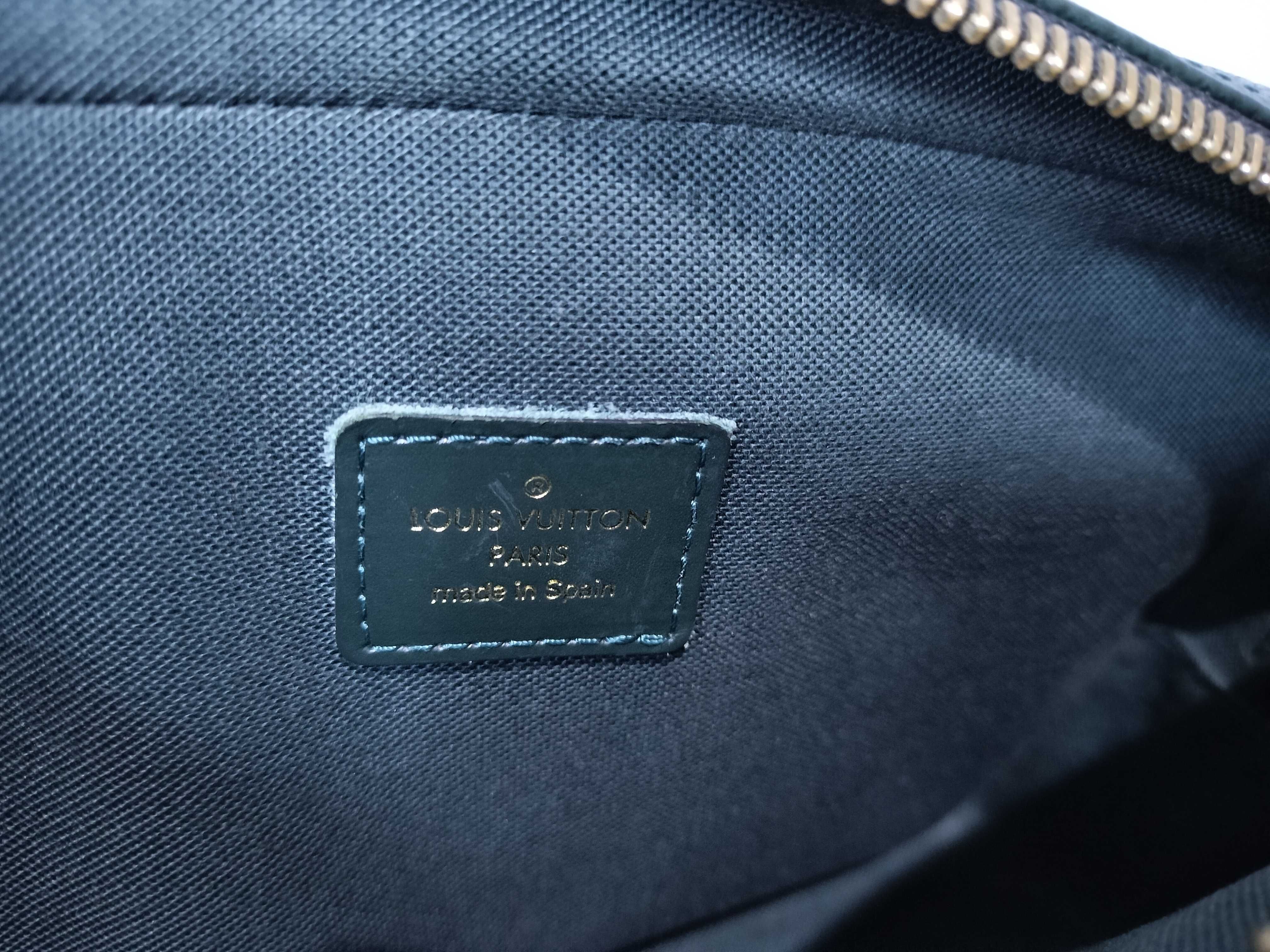 Epi Vuitton Taiga Kalga Taiga Epicea Second Bag M30814 Green CA0011 Second Bag — view 11