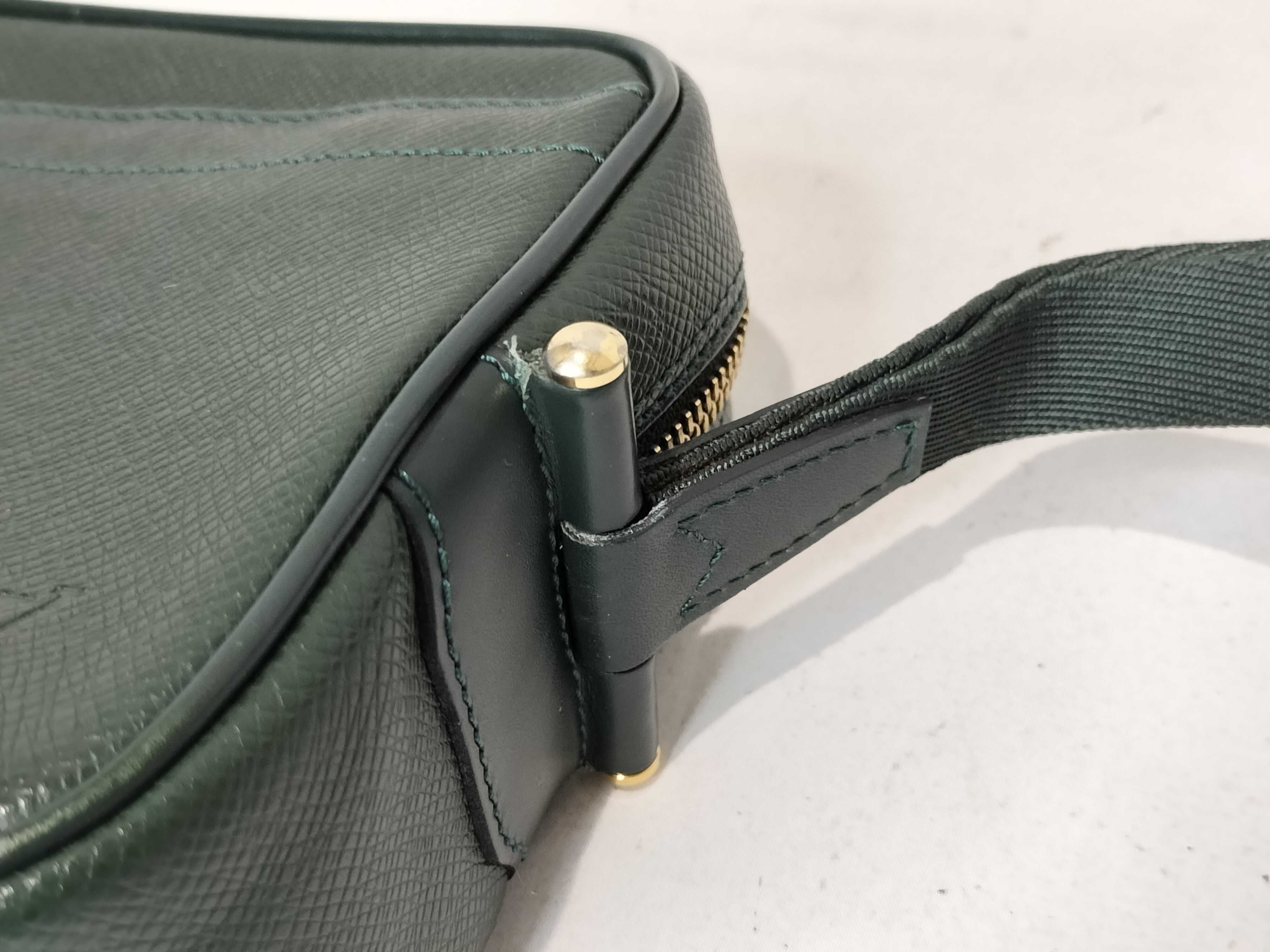 Epi Vuitton Taiga Kalga Taiga Epicea Second Bag M30814 Green CA0011 Second Bag — view 6