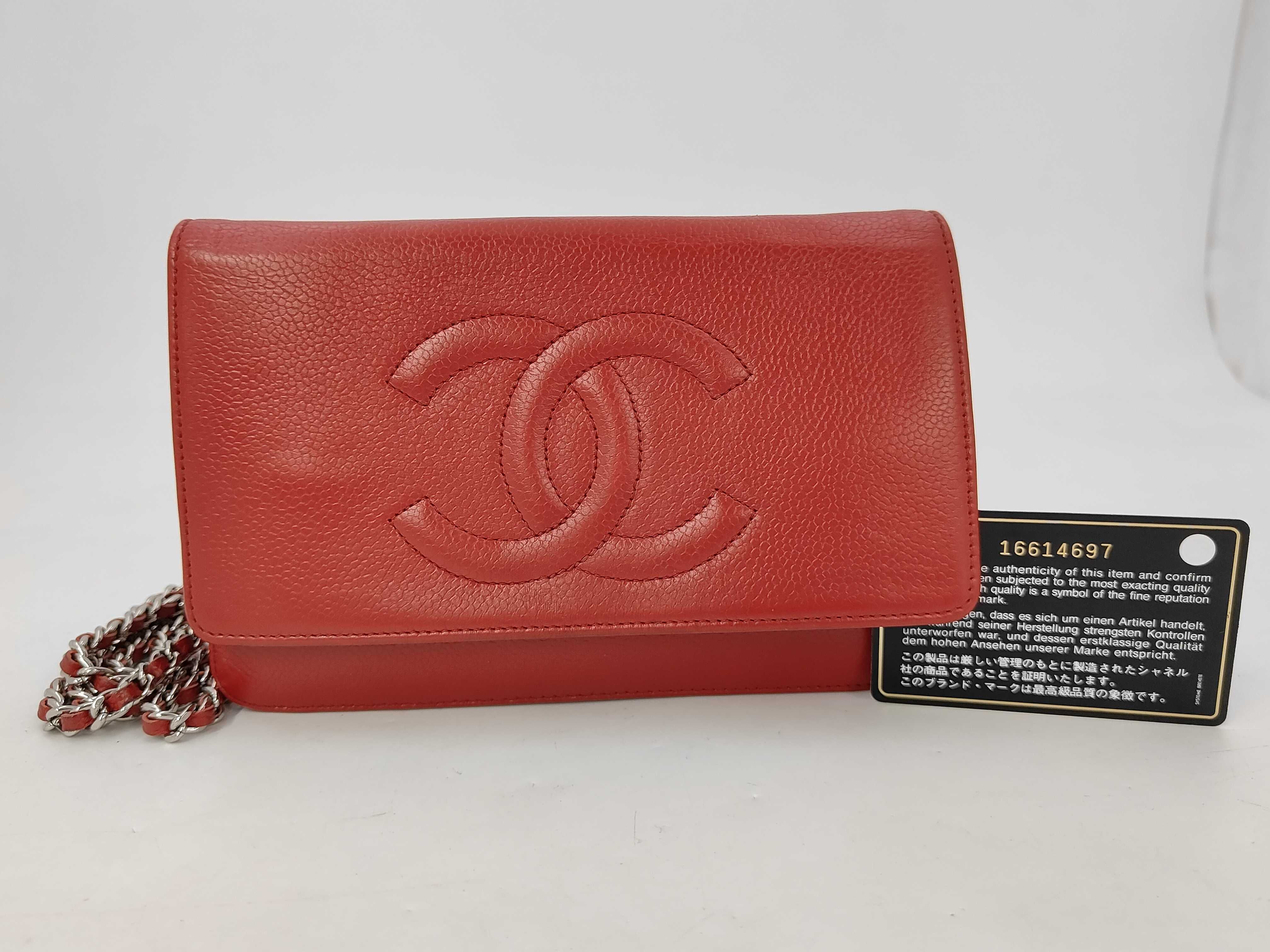 Matelassé Chain Wallet Shoulder Bag