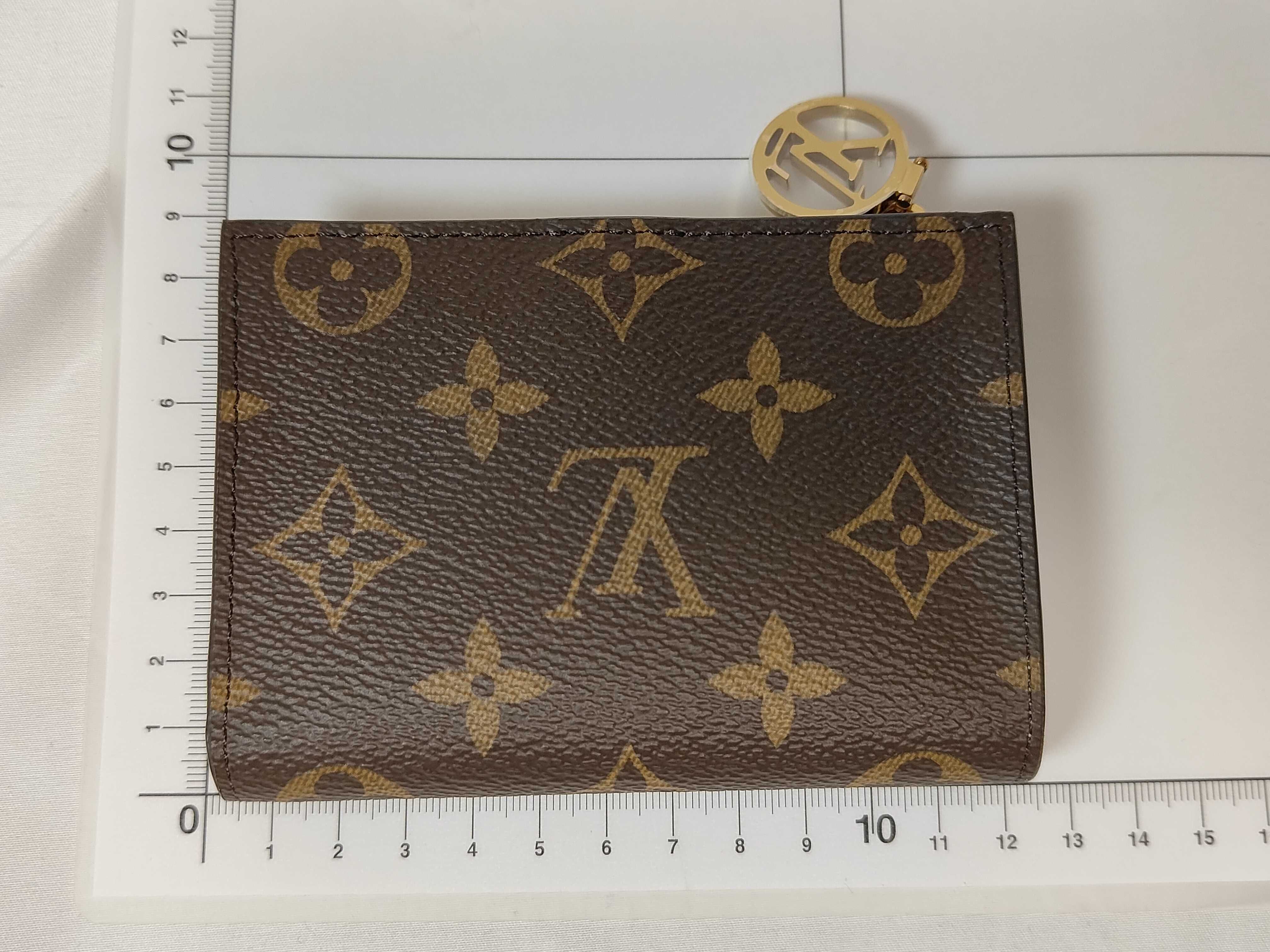 Monogram Portefeuille Lisa Asnières Green Bi-fold Wallet RFID M25693 Wallet — view 2