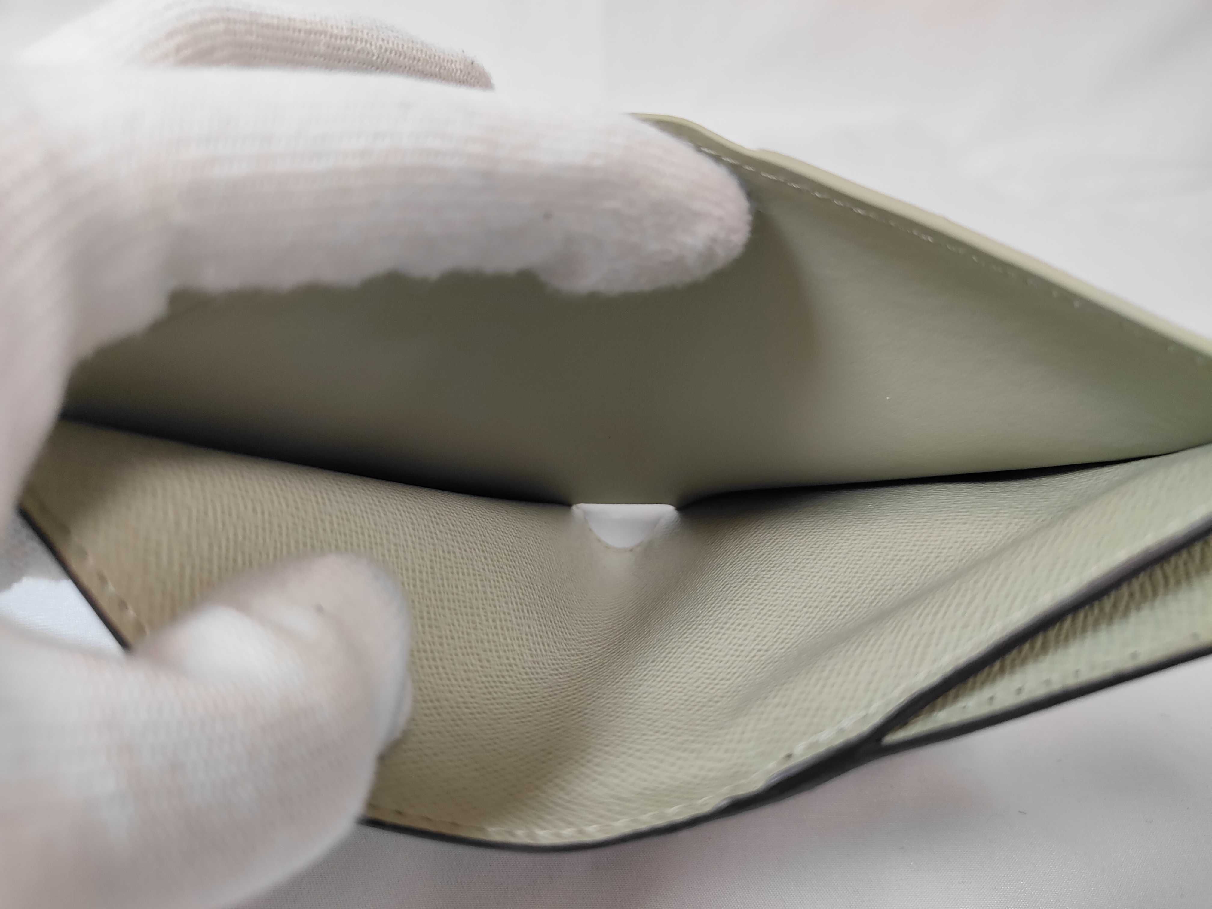 Monogram Portefeuille Lisa Asnières Green Bi-fold Wallet RFID M25693 Wallet — view 8