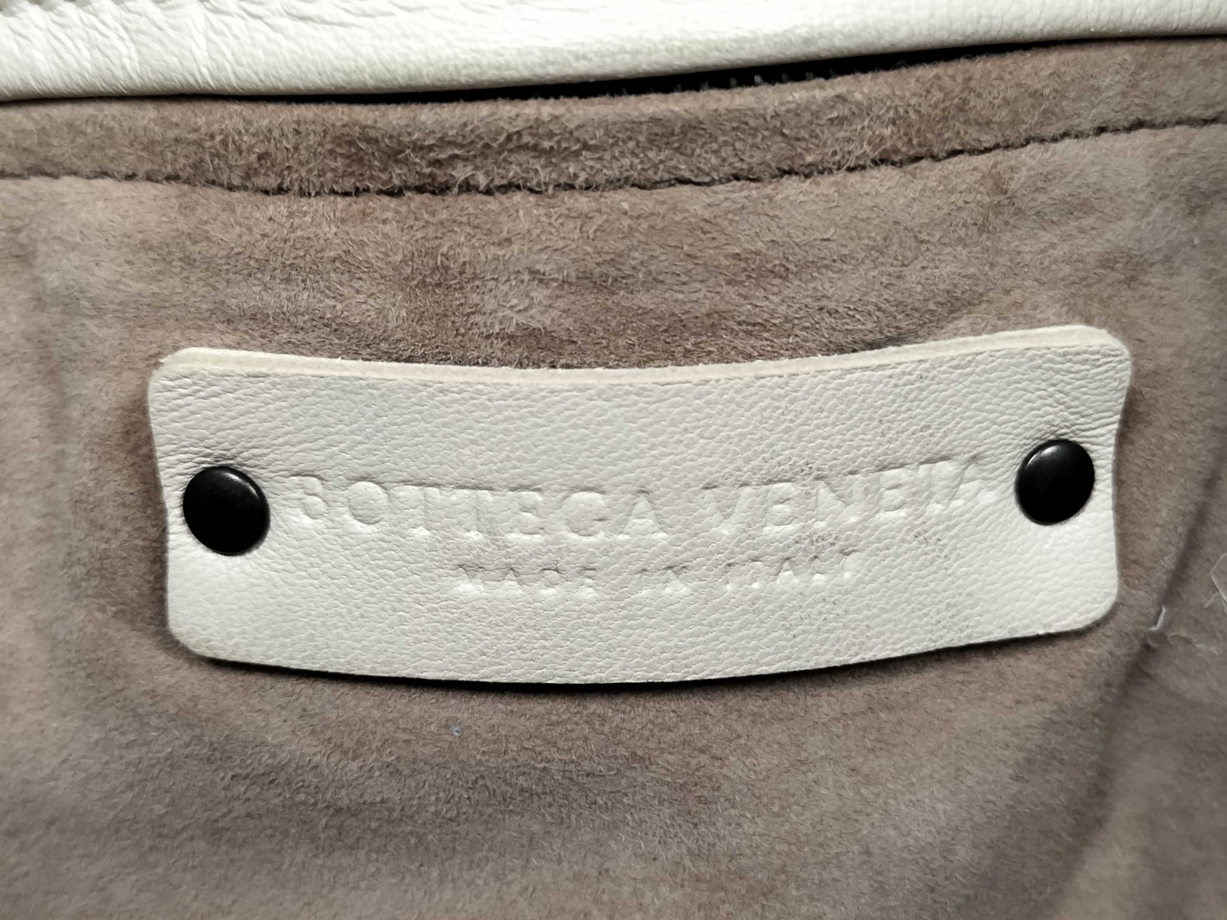 Intrecciato Leather Tote Bag (White) — view 11