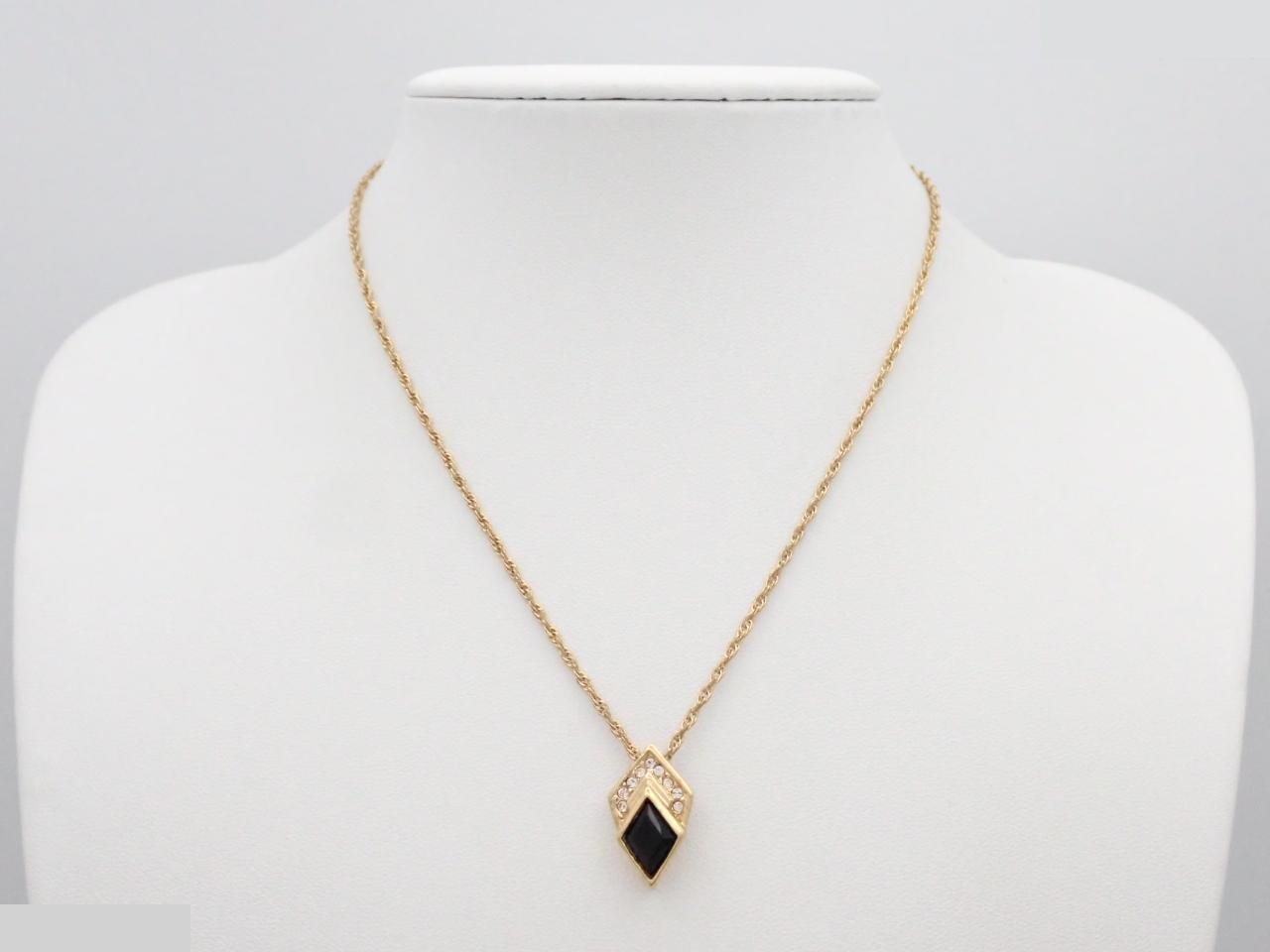Other line: Precious metal necklaces and pendants, neck circumference approximately 42 cm. — view 3