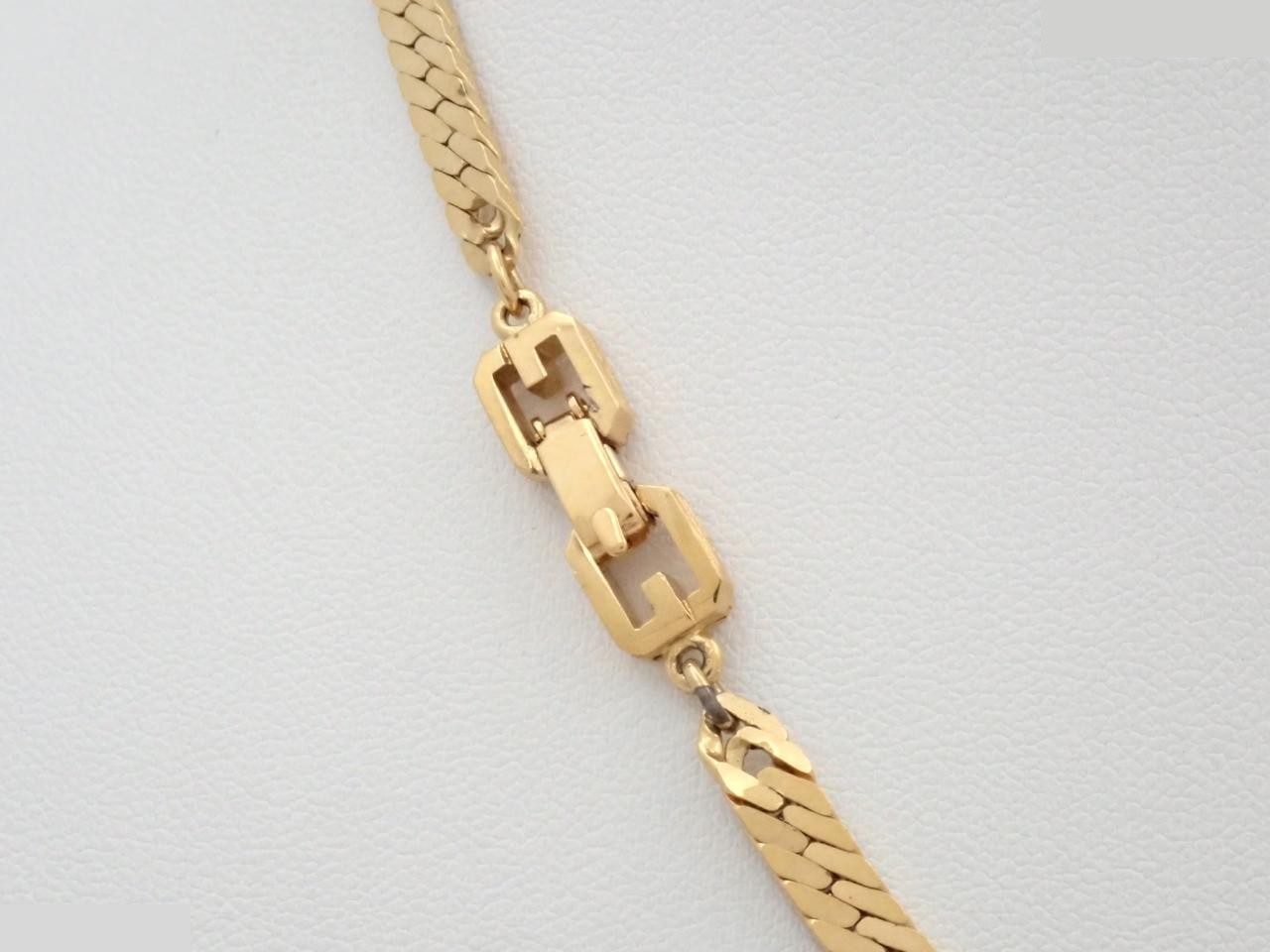 Other line: Precious metals, necklaces, pendants, neck circumference approximately 41 cm. — view 2