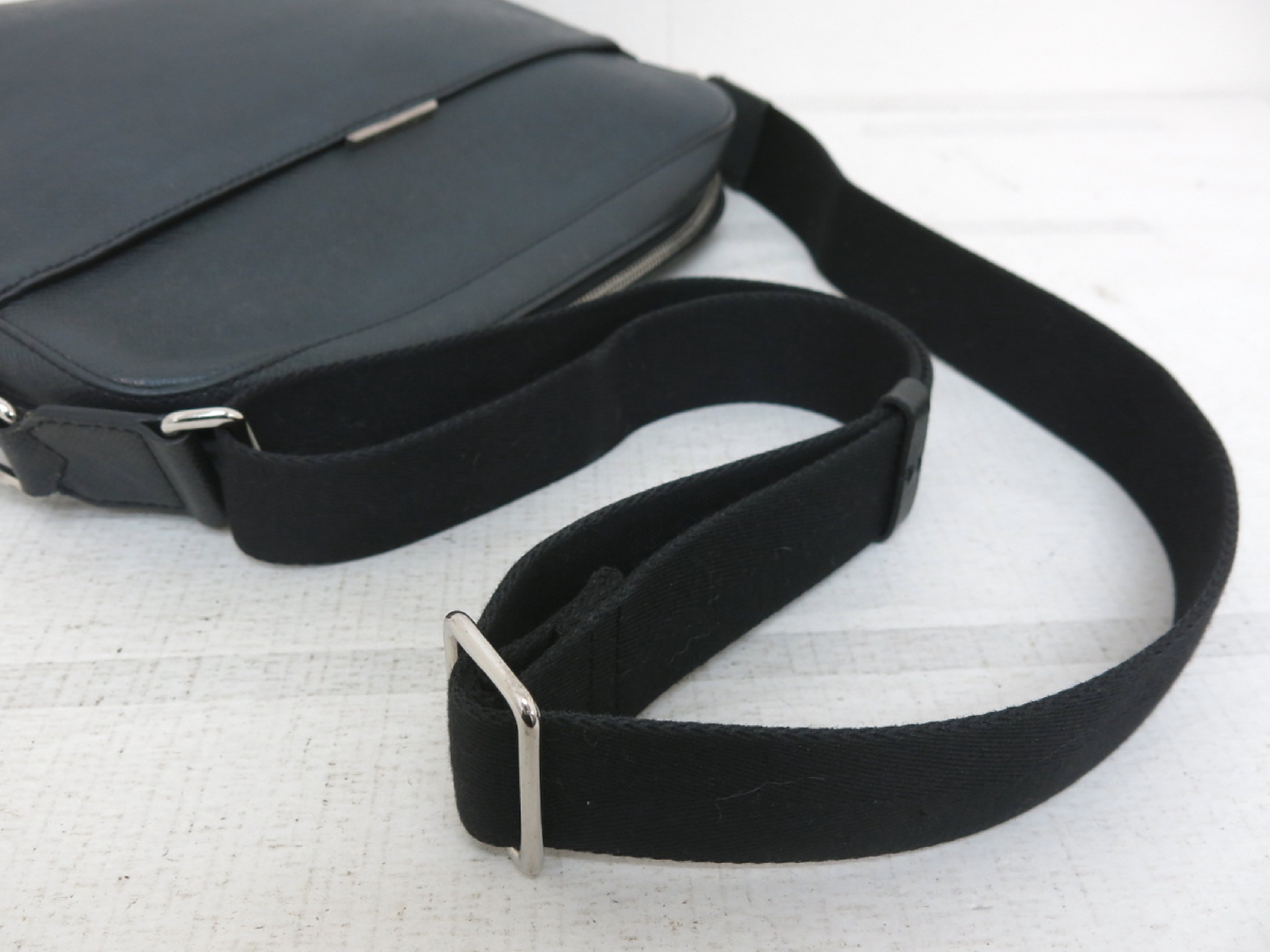 Taiga Anton CA0157 Shoulder Bag — view 3
