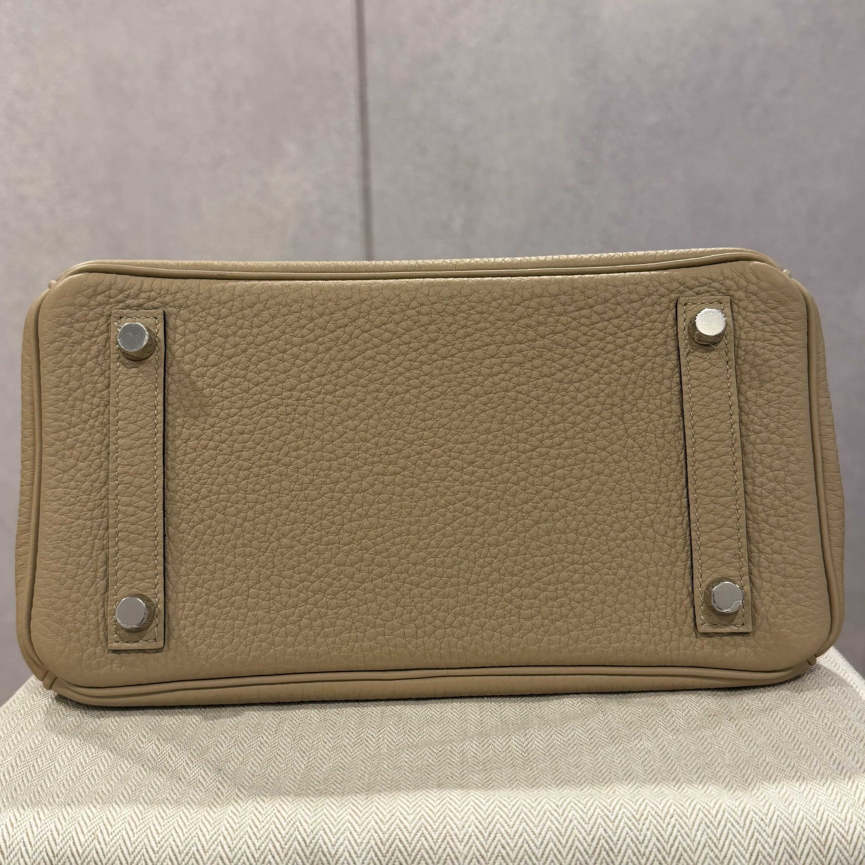 Birkin25 Trench Togo PHW K Stamp Handbag — view 15