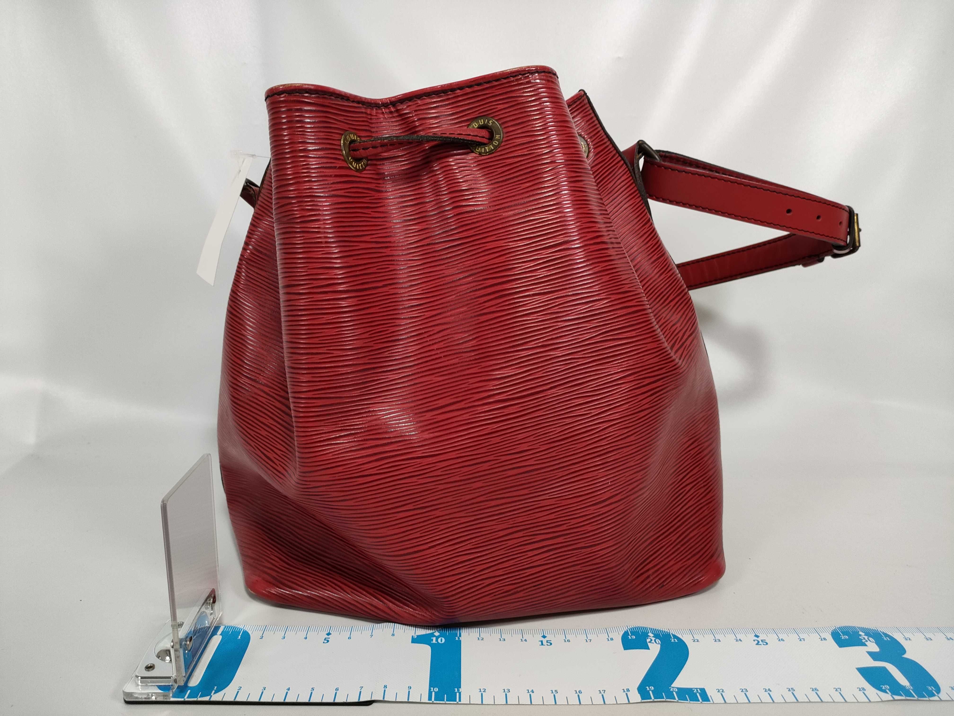 Epi Petit Noé Red Shoulder Bag — view 2