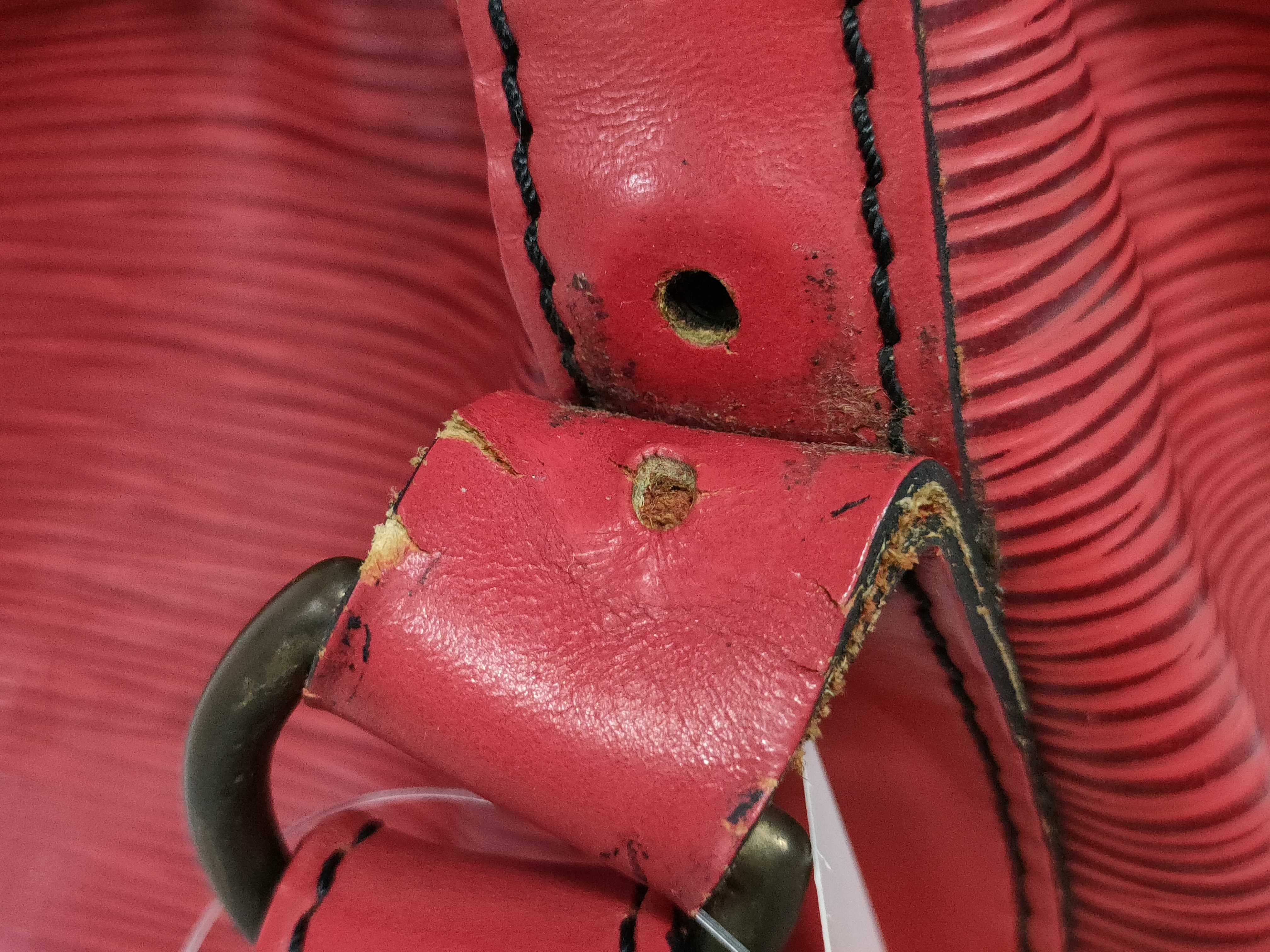 Epi Petit Noé Red Shoulder Bag — view 13