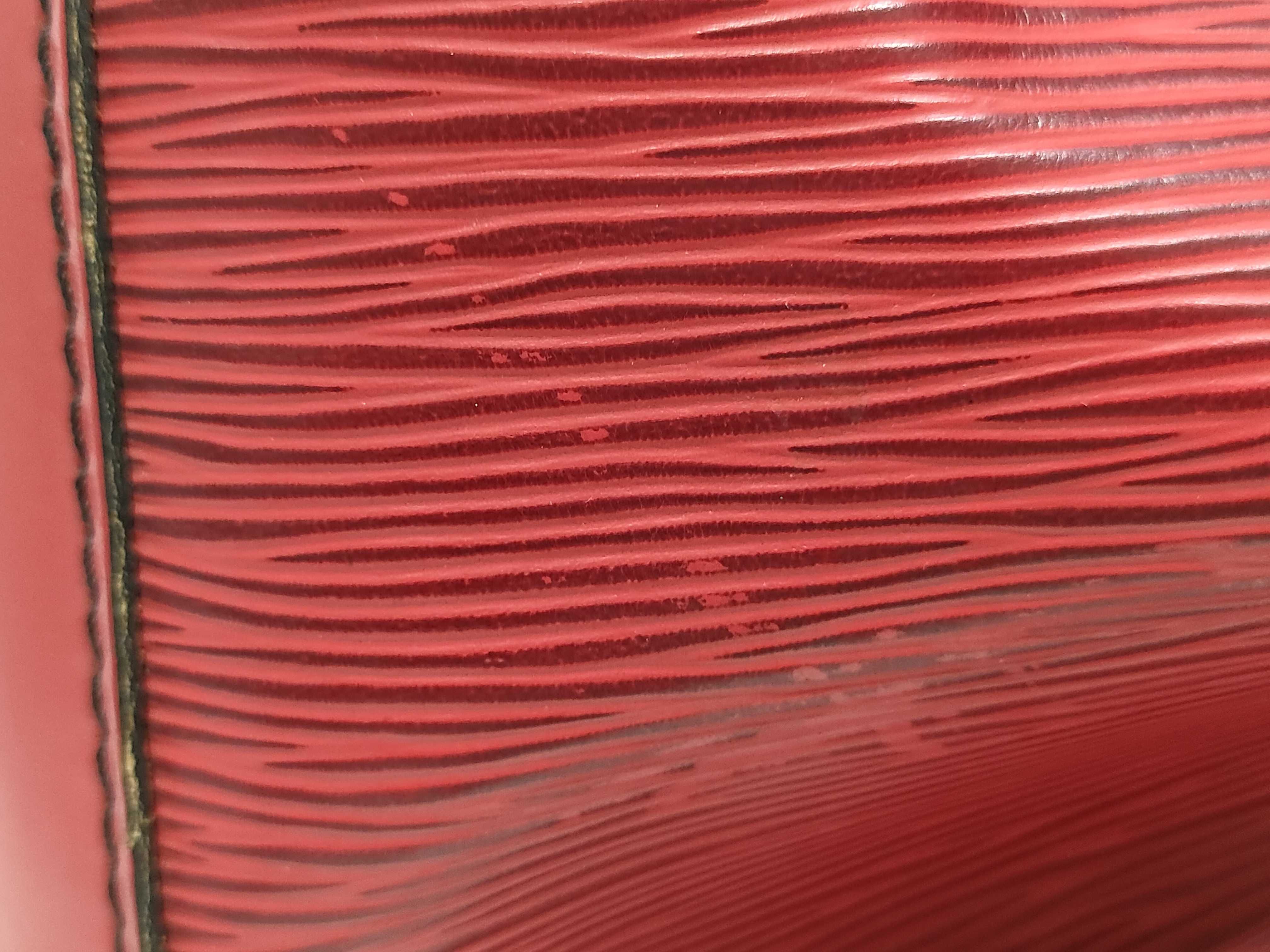 Epi Petit Noé Red Shoulder Bag — view 14