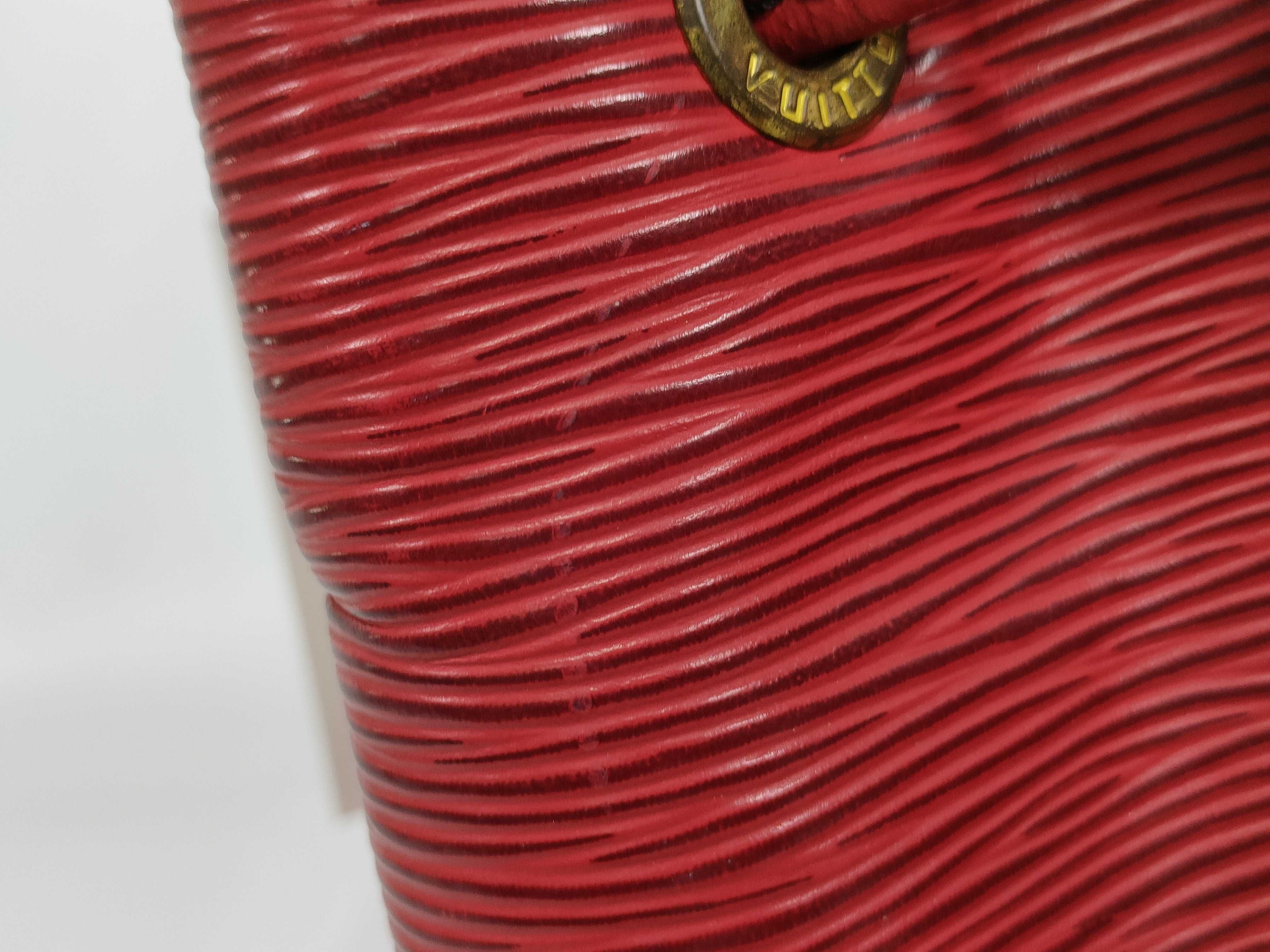 Epi Petit Noé Red Shoulder Bag — view 15