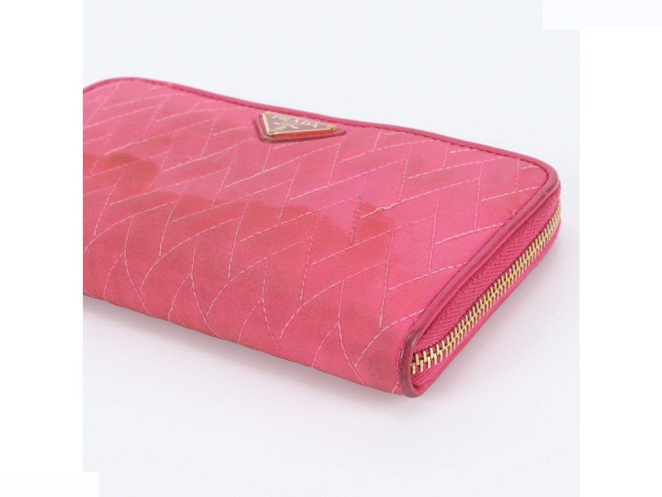 Quilted nylon long wallet with triangle logo and leather — view 3