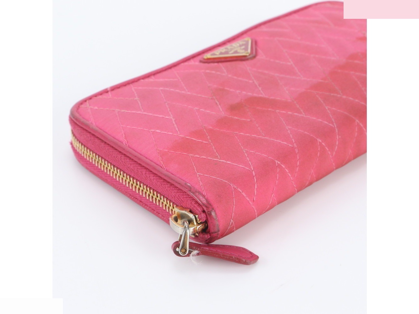Quilted nylon long wallet with triangle logo and leather — view 5