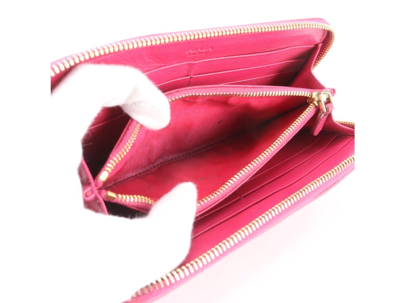 Quilted nylon long wallet with triangle logo and leather — view 7