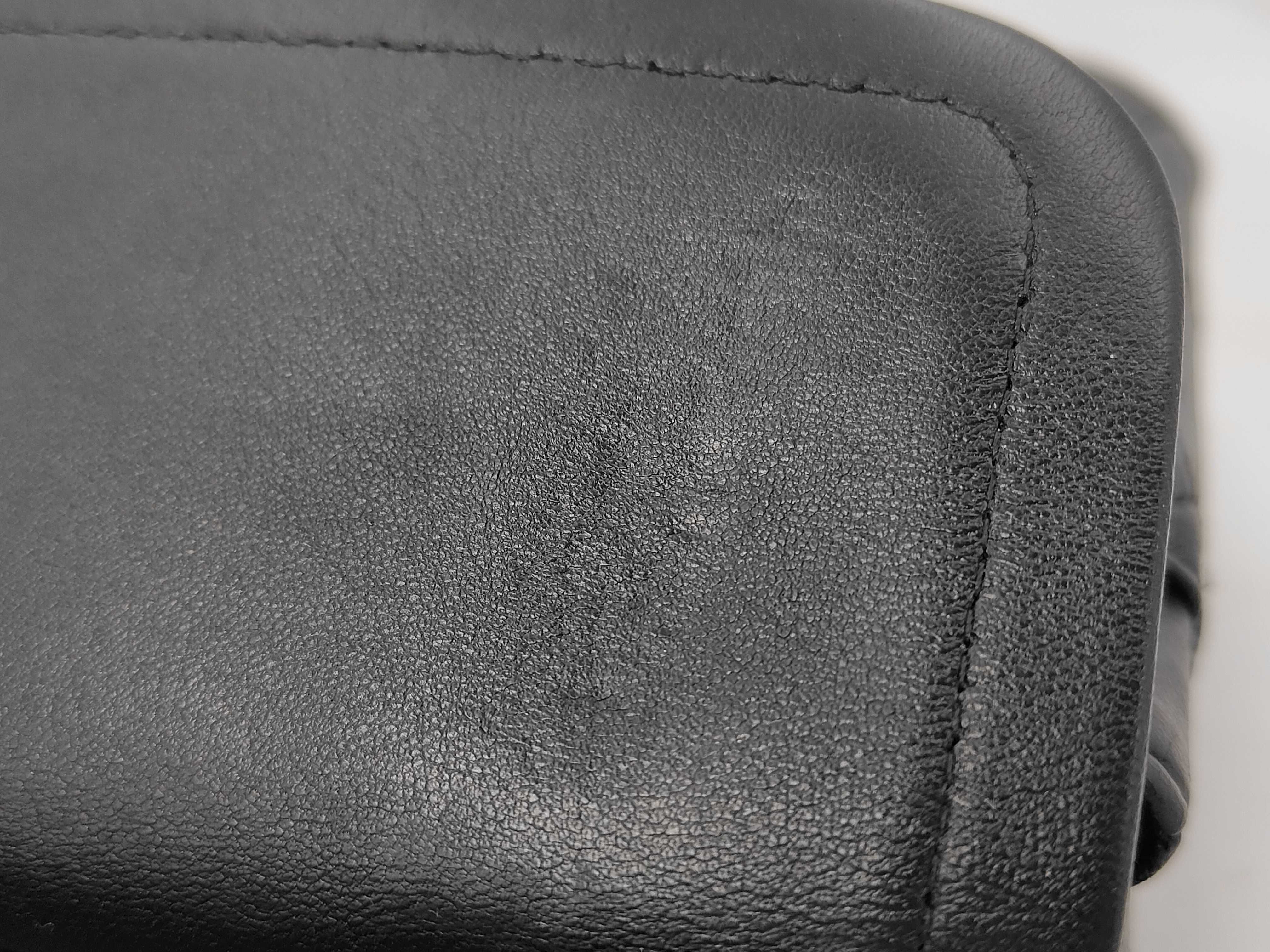 Matelassé Classic Flap Shoulder Bag (Serial Number 19) — view 10