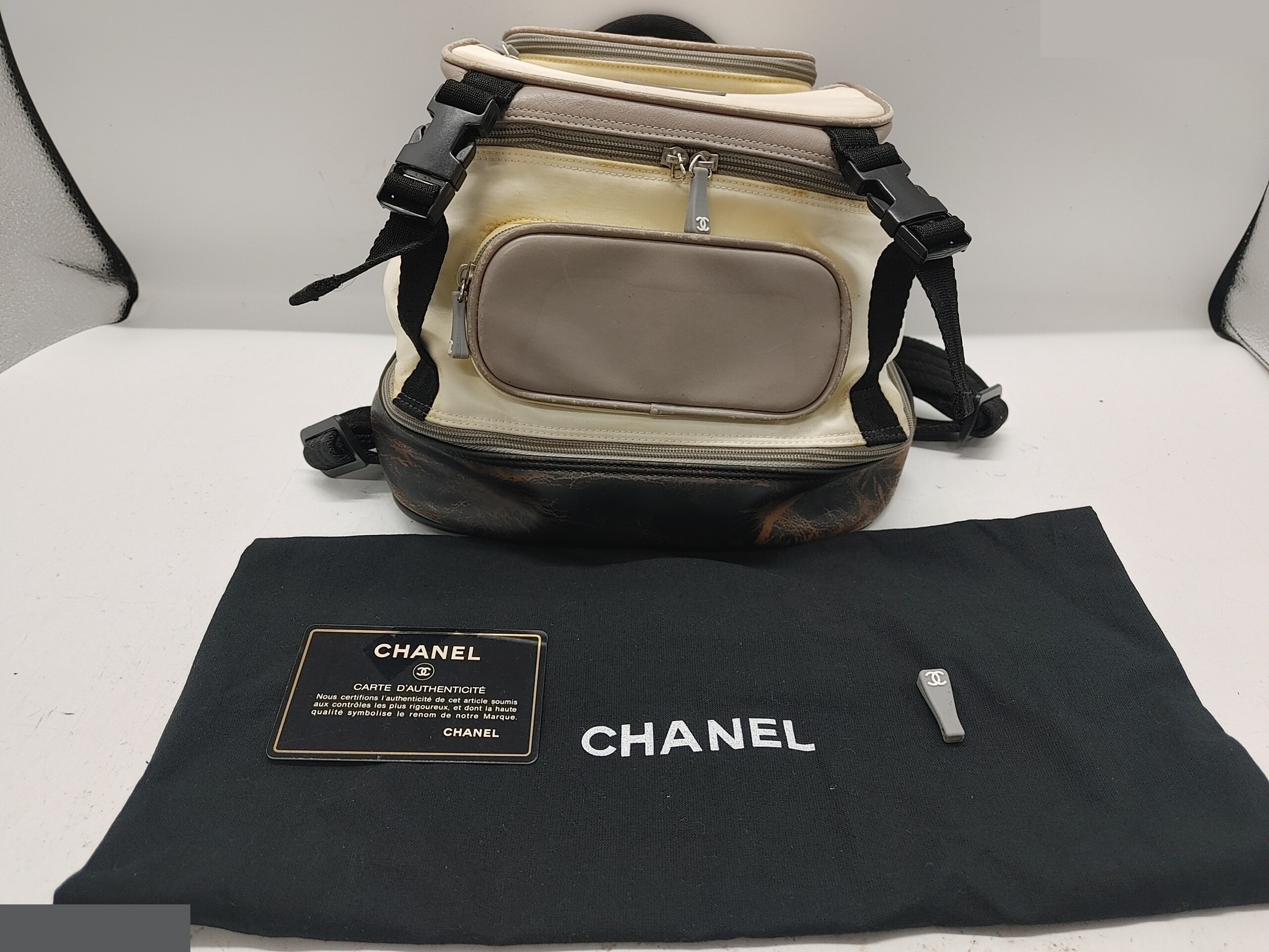Sports line backpack, with sticker, model number 6, nylon, white.