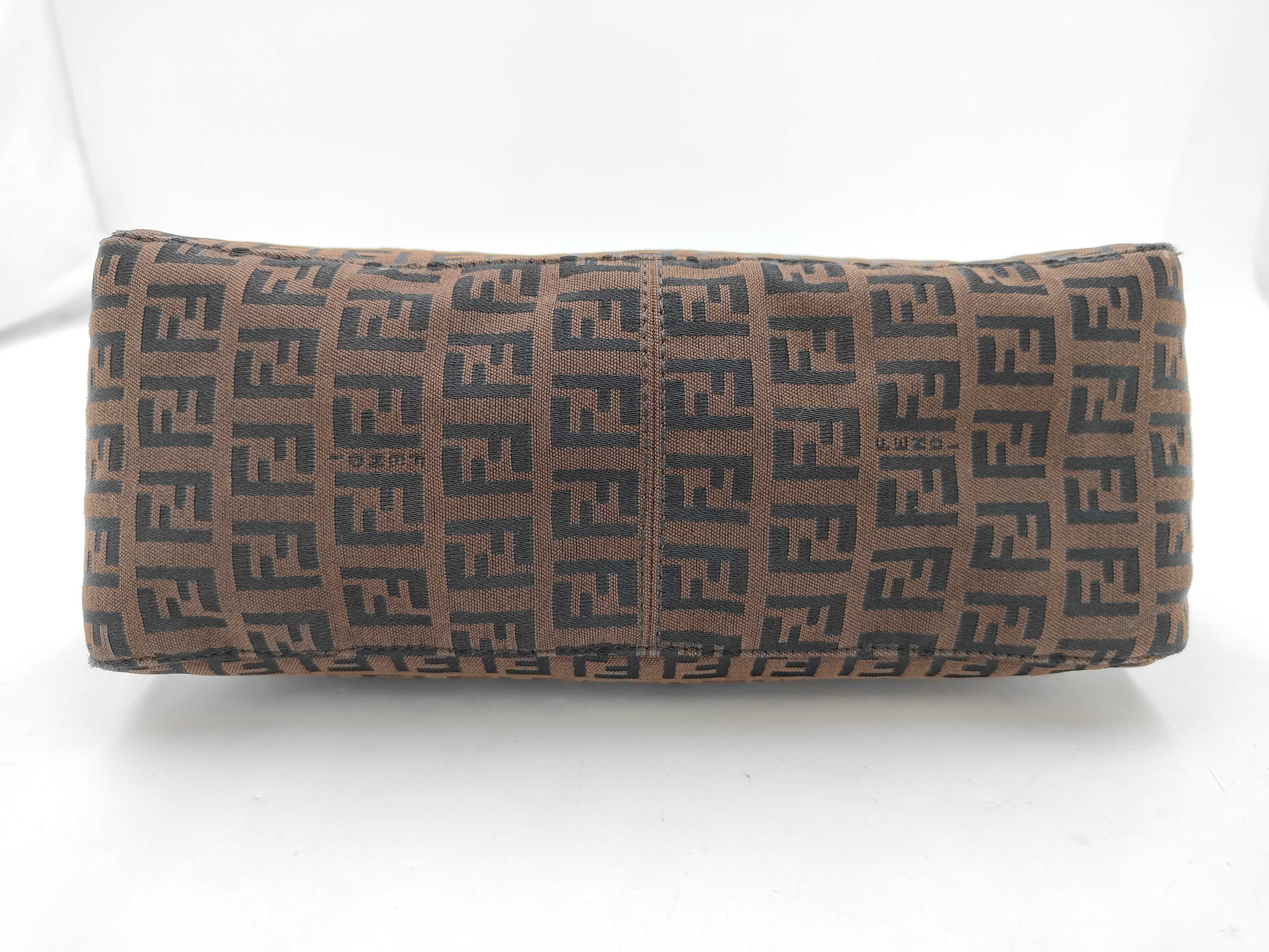 Zucchino Shoulder Bag — view 6