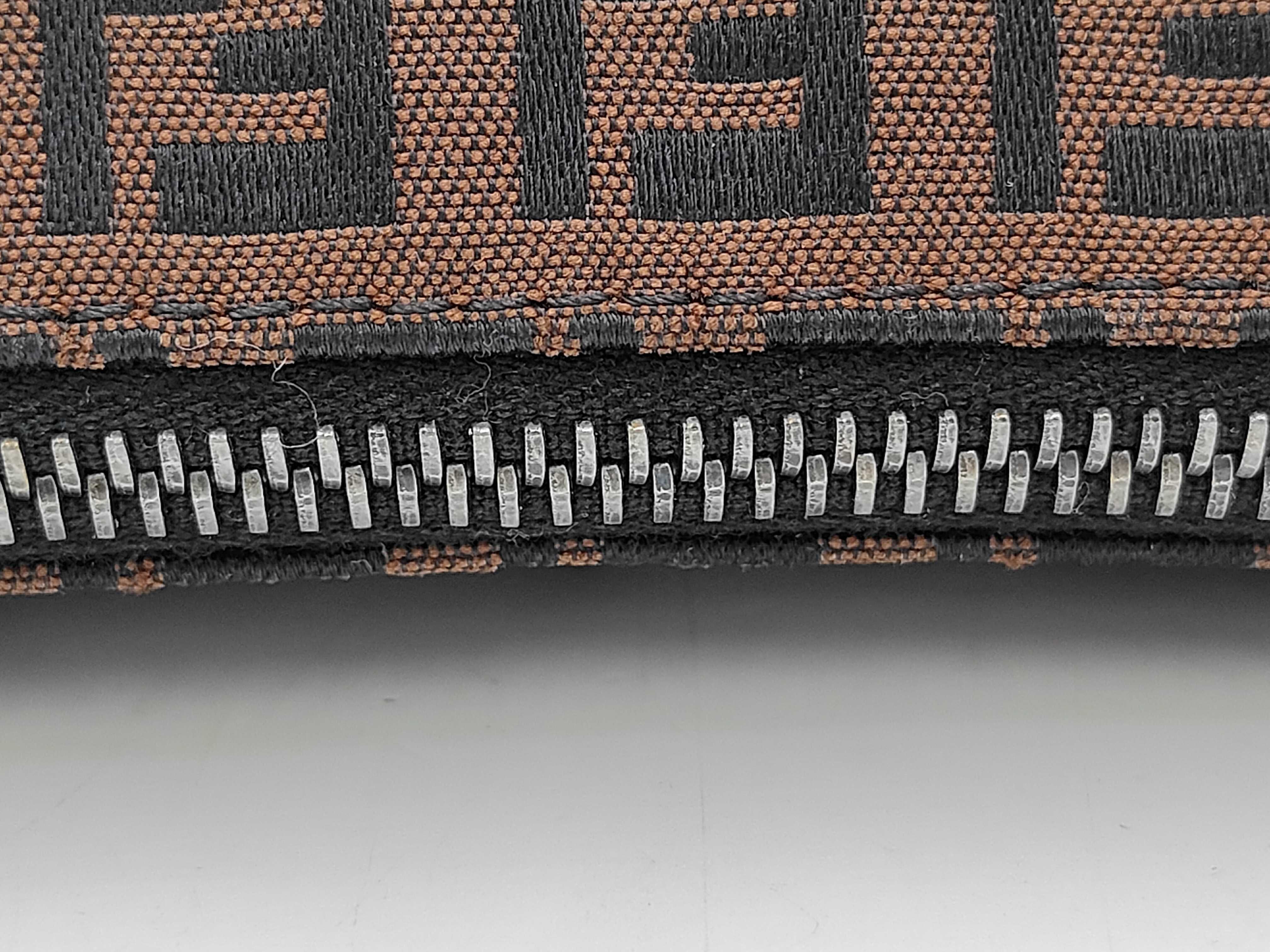 Zucchino Shoulder Bag — view 9