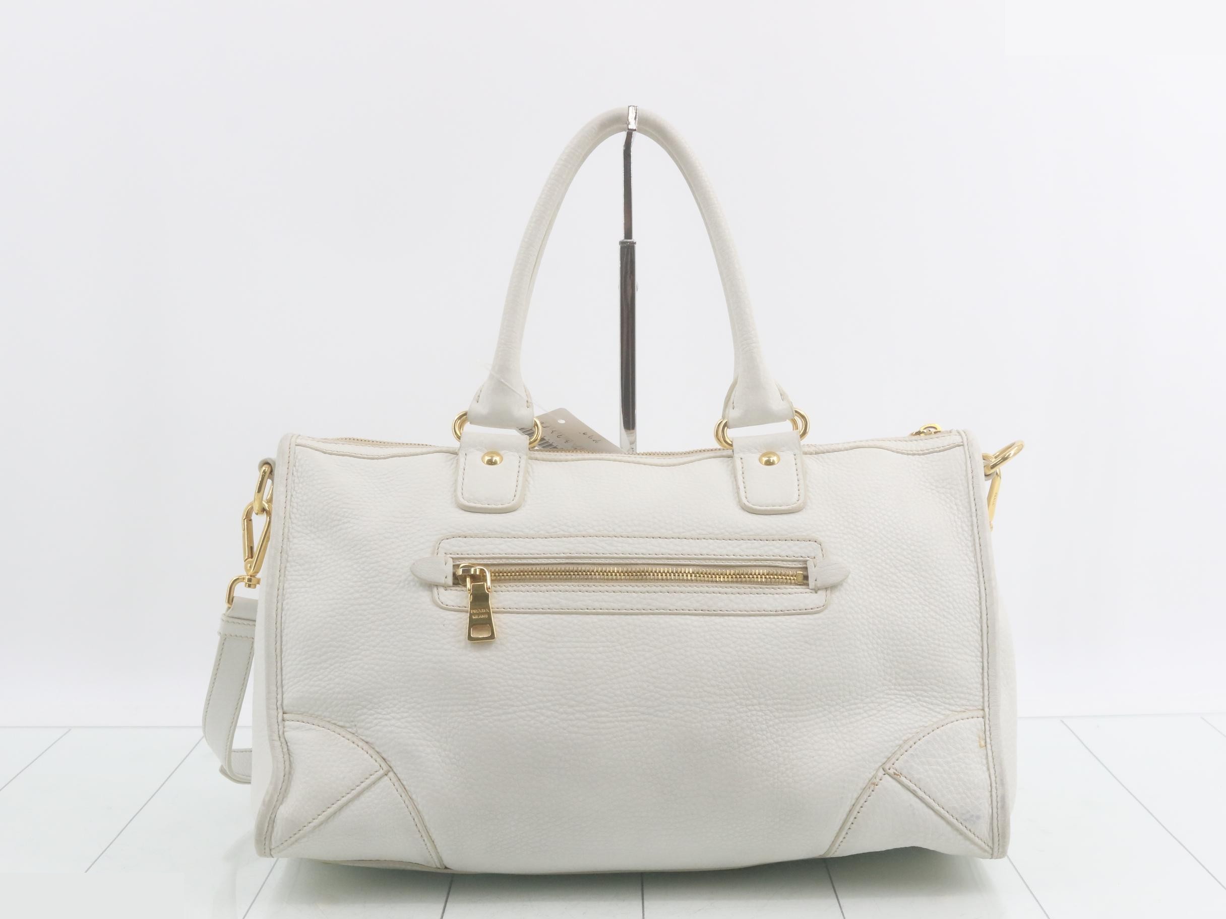 BL0639 Vitello Daino Shoulder Bag — view 2
