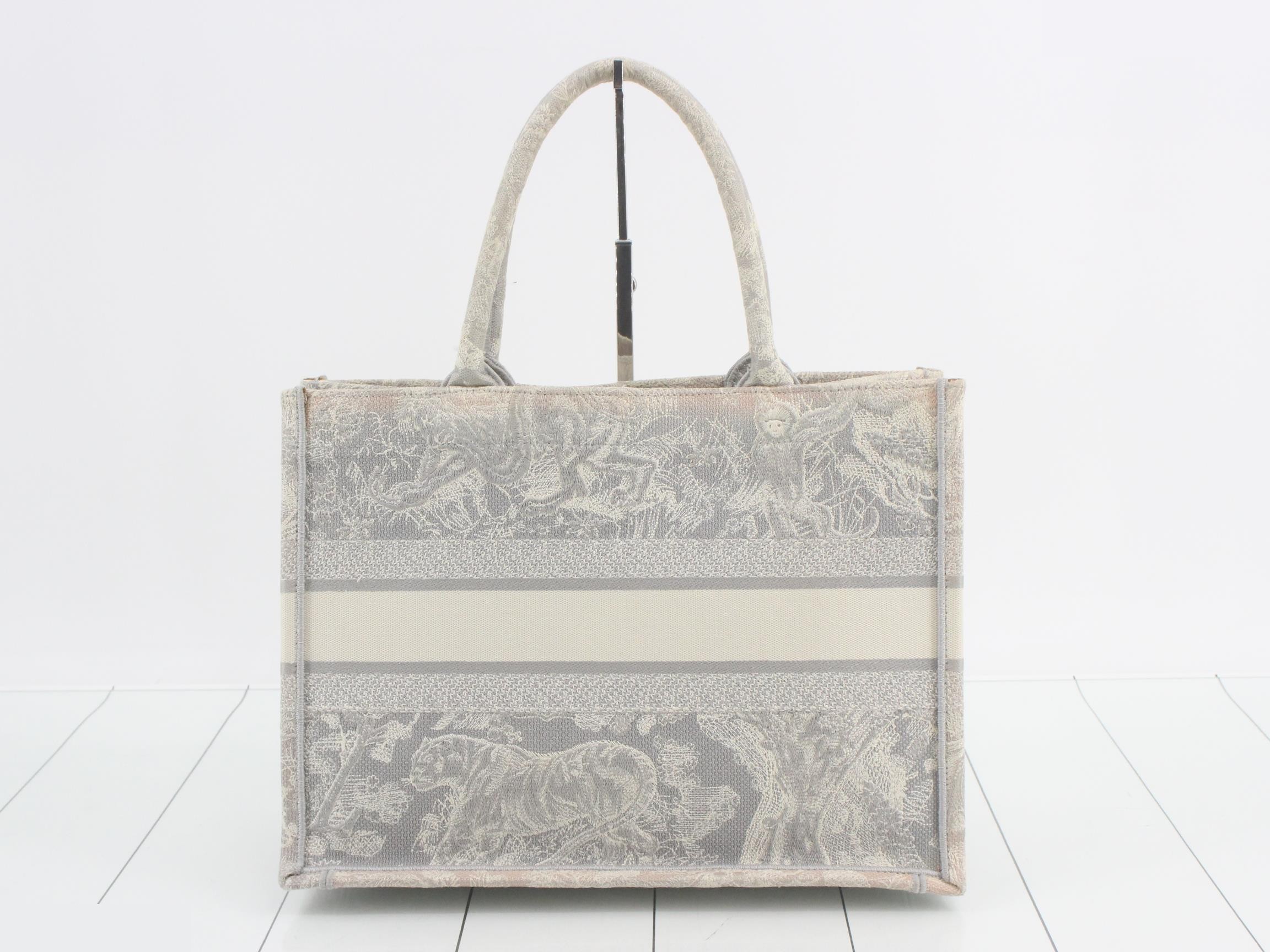 Book Tote - Medium — view 2