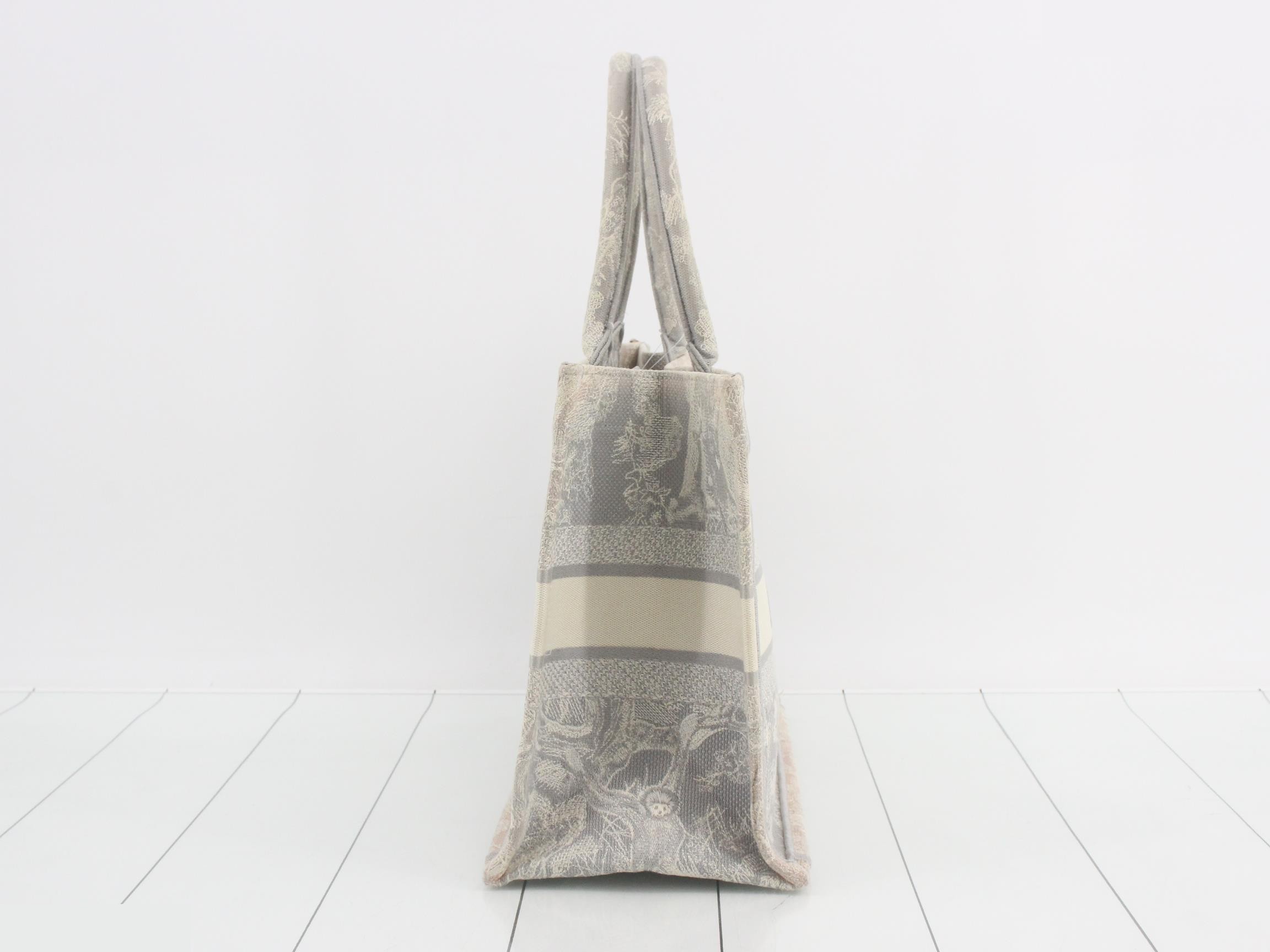 Book Tote - Medium — view 4