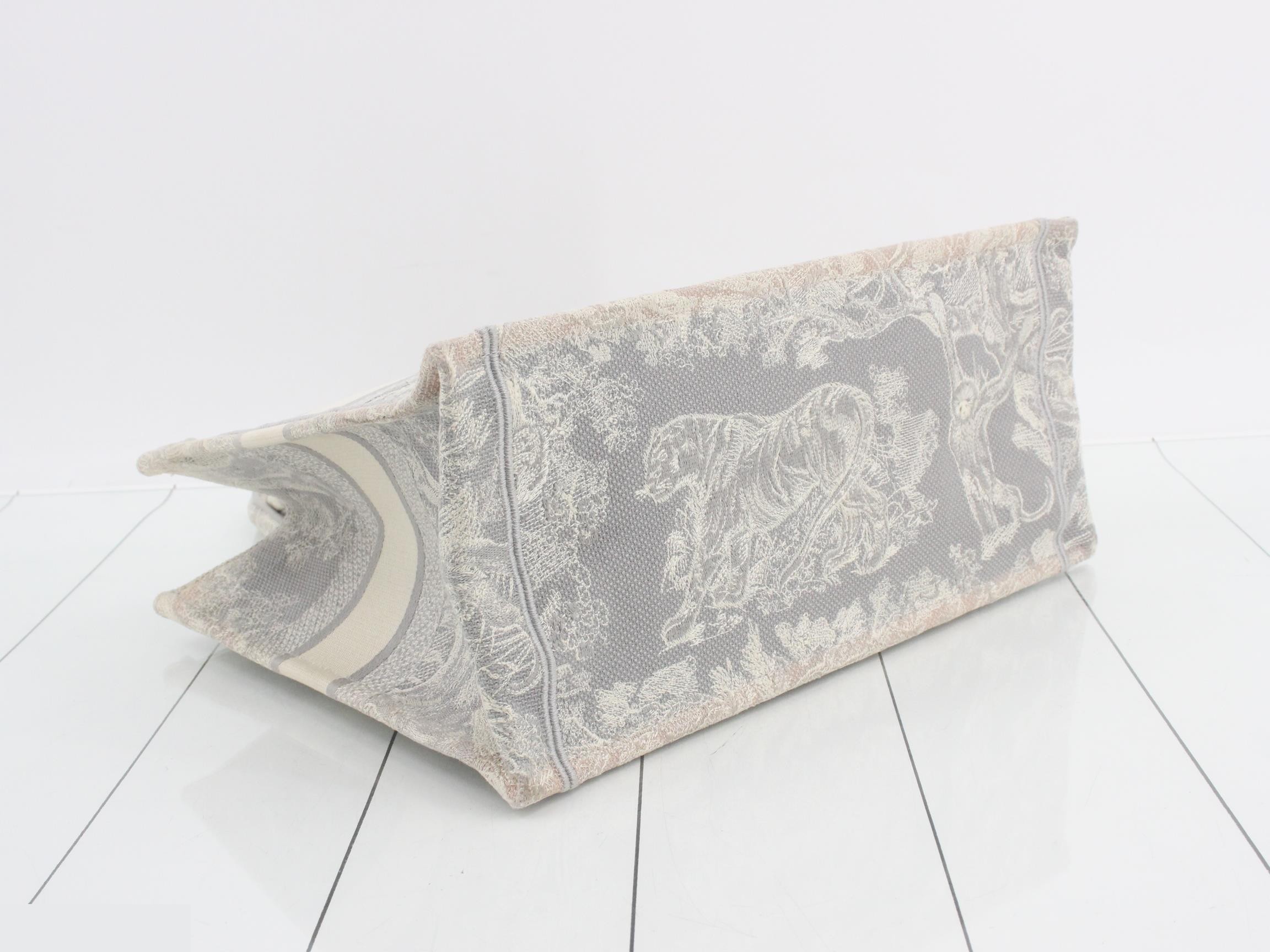 Book Tote - Medium — view 5