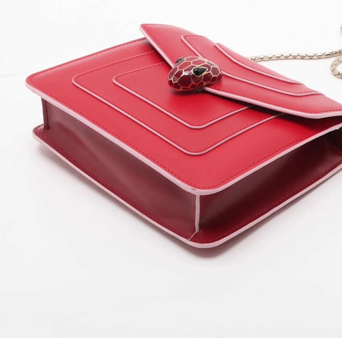 Unused, with dust bag: Serpenti Forever leather chain shoulder bag — view 3