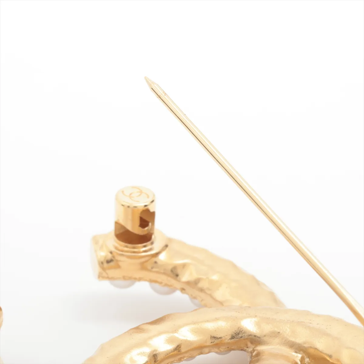 Cocomark A24S Brooch GP x Fake Pearl Gold — view 3