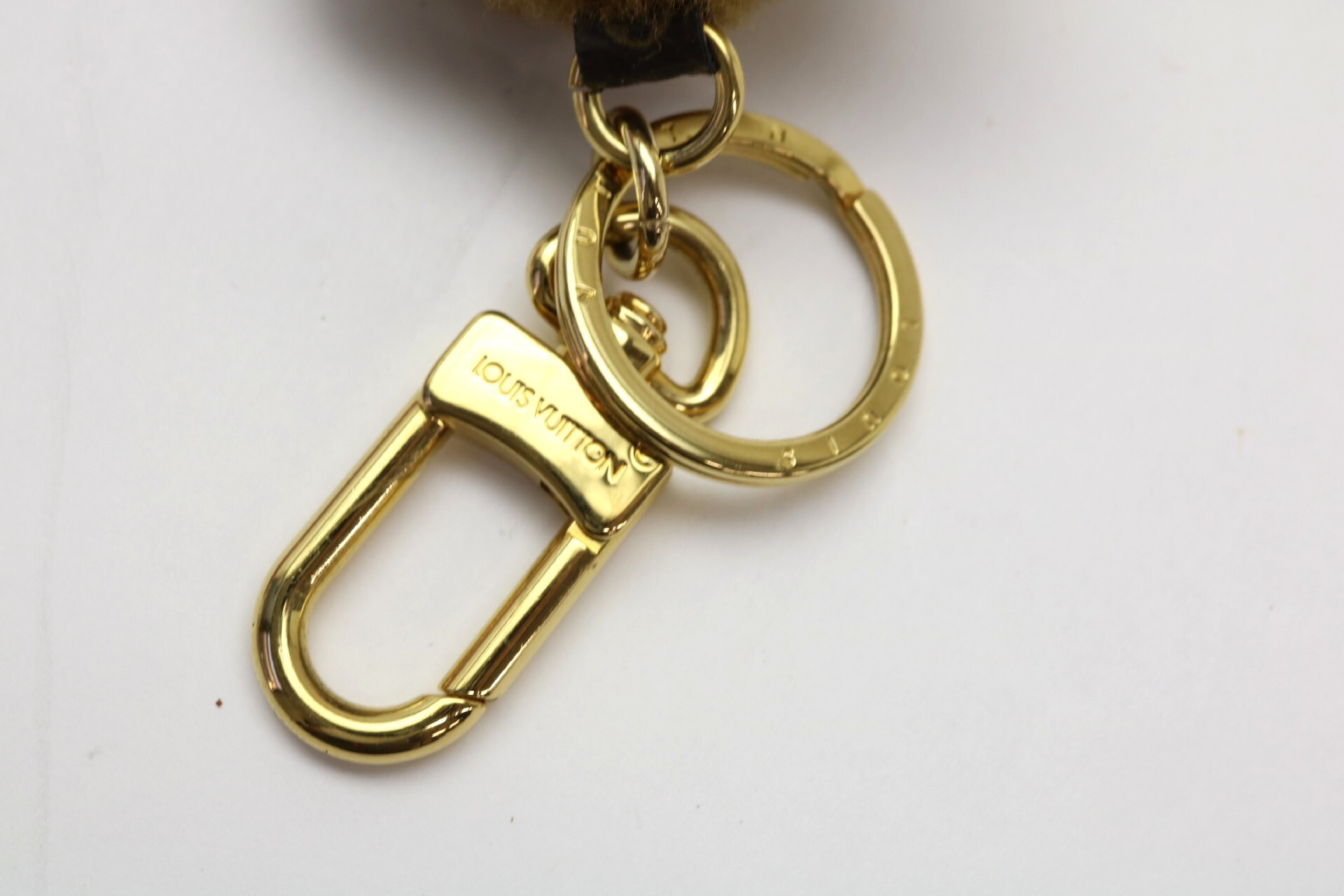 Portefeuille LV Teddy Bear Charm and other accessories — view 3