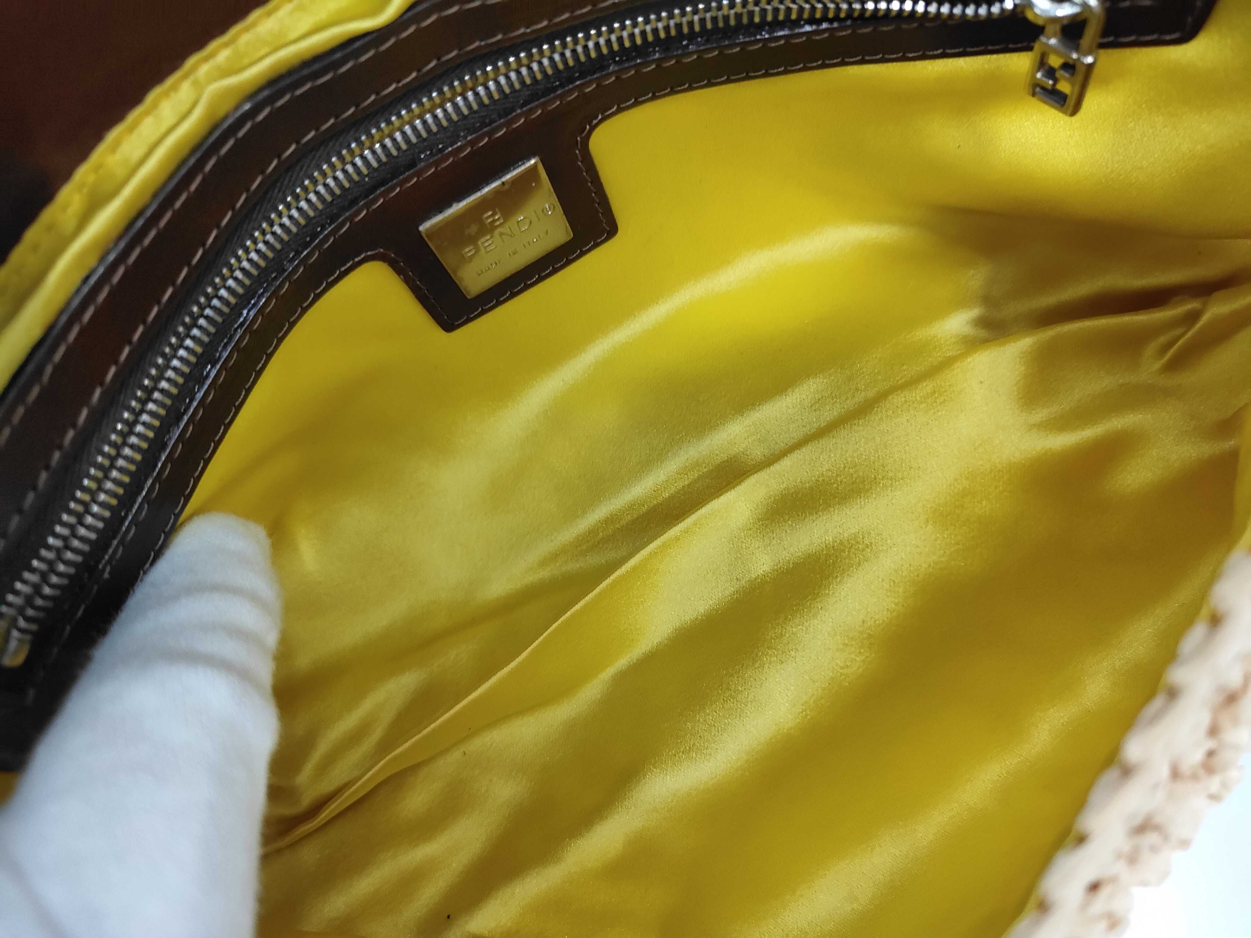 FENDI Wicker Raffia Mamma Bucket Beige Shoulder Bag — view 10