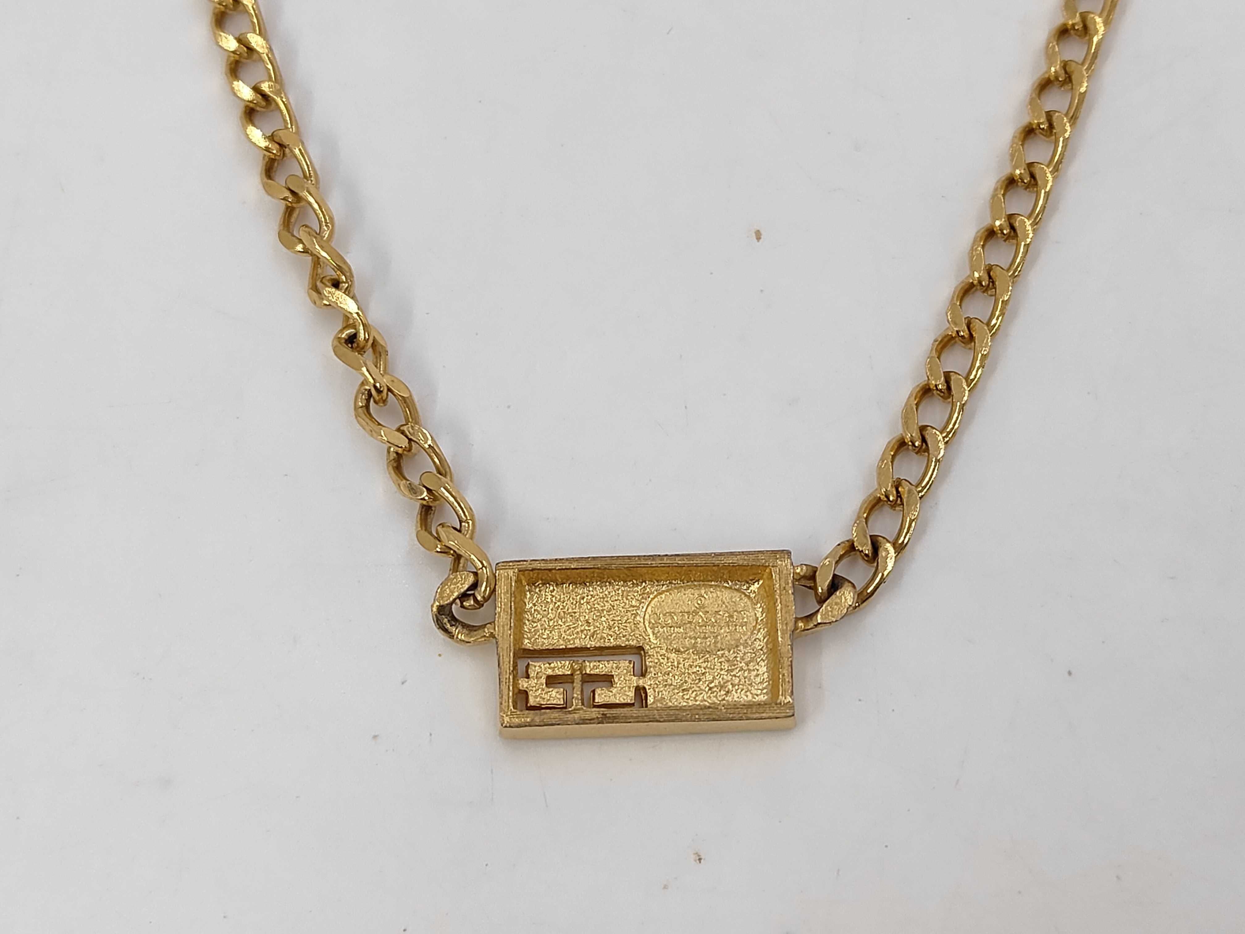 necklace — view 2
