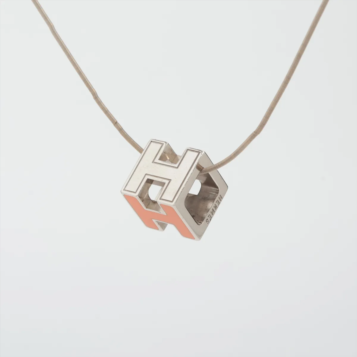 Cage de Ash H Cube Necklace Metal Silver x Orange — view 2