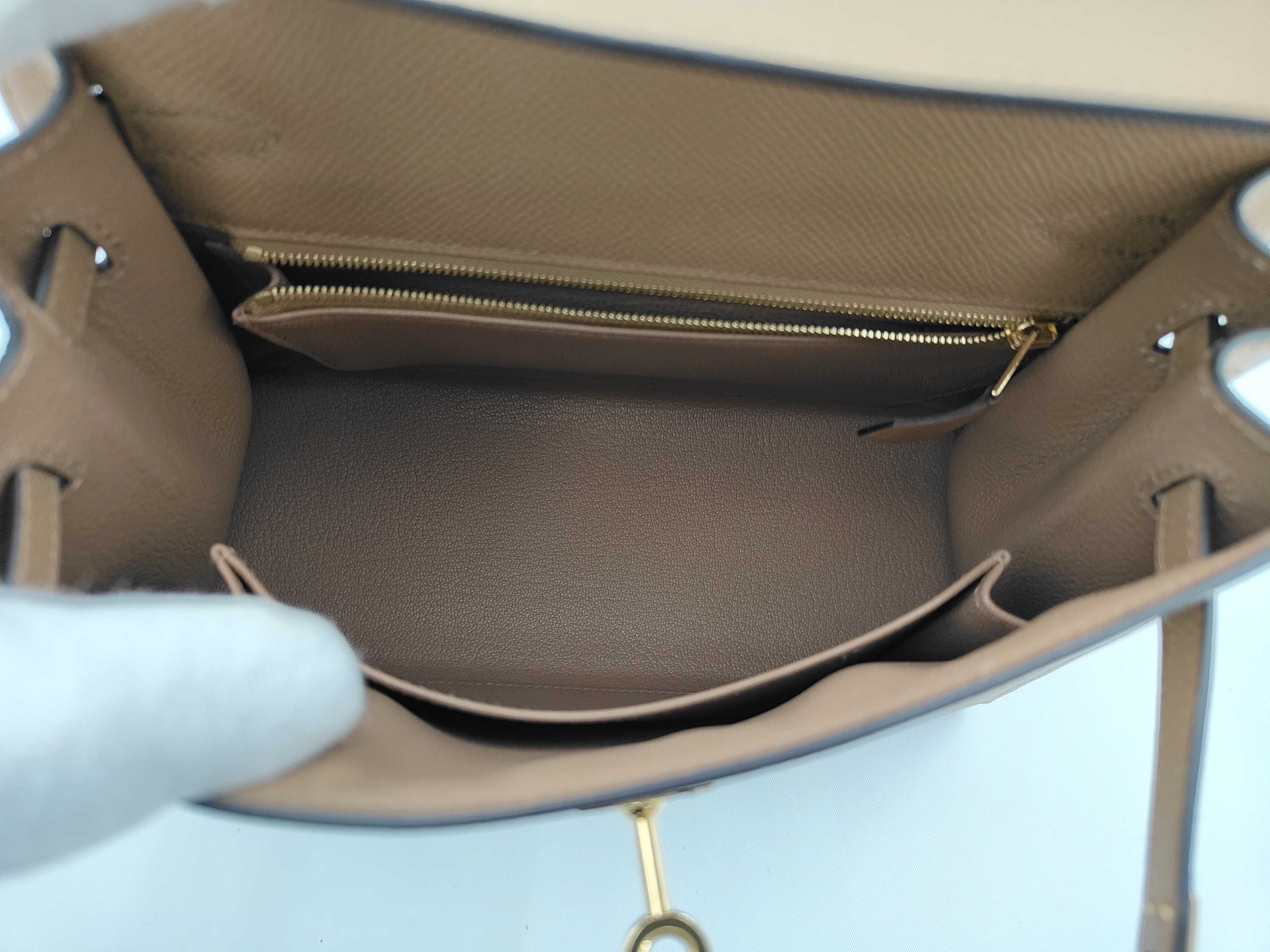 Kelly 25 handbag in beige — view 8