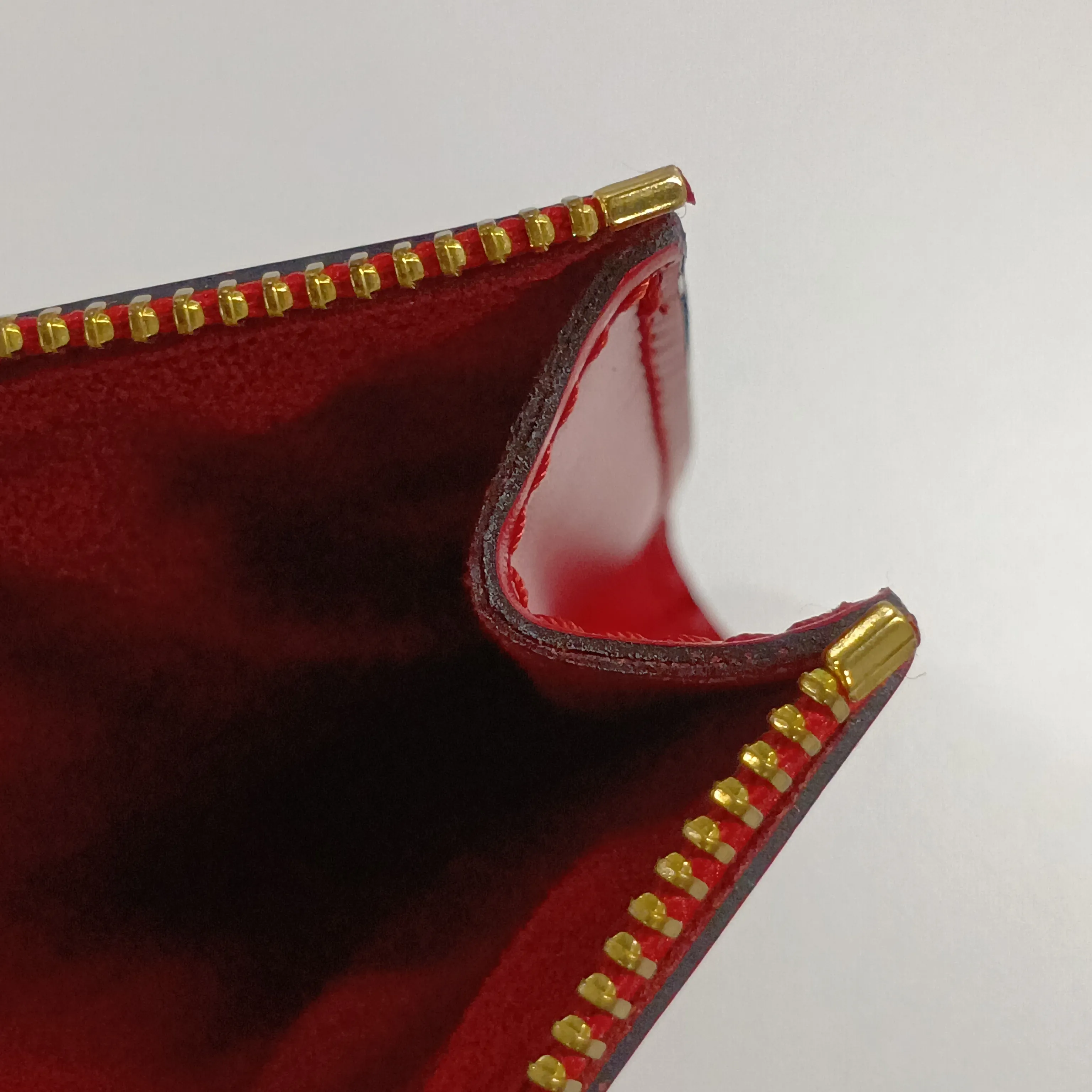Epi Pochette Accessoires M52947 AR0978 Red — view 12