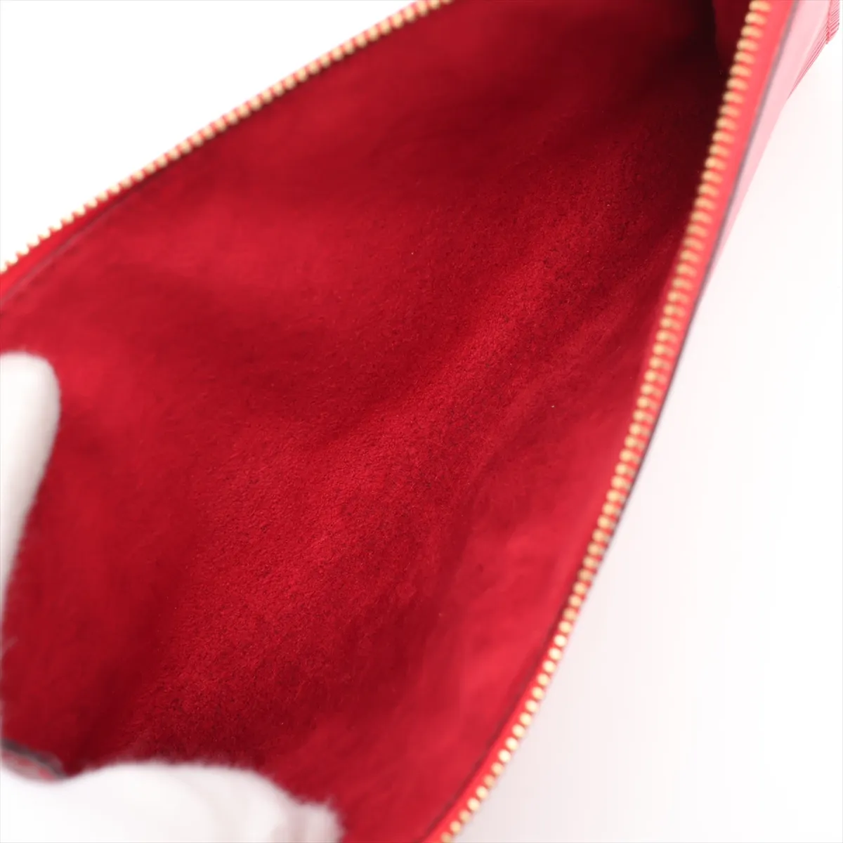 Epi Pochette Accessoires M52947 AR0978 Red — view 7