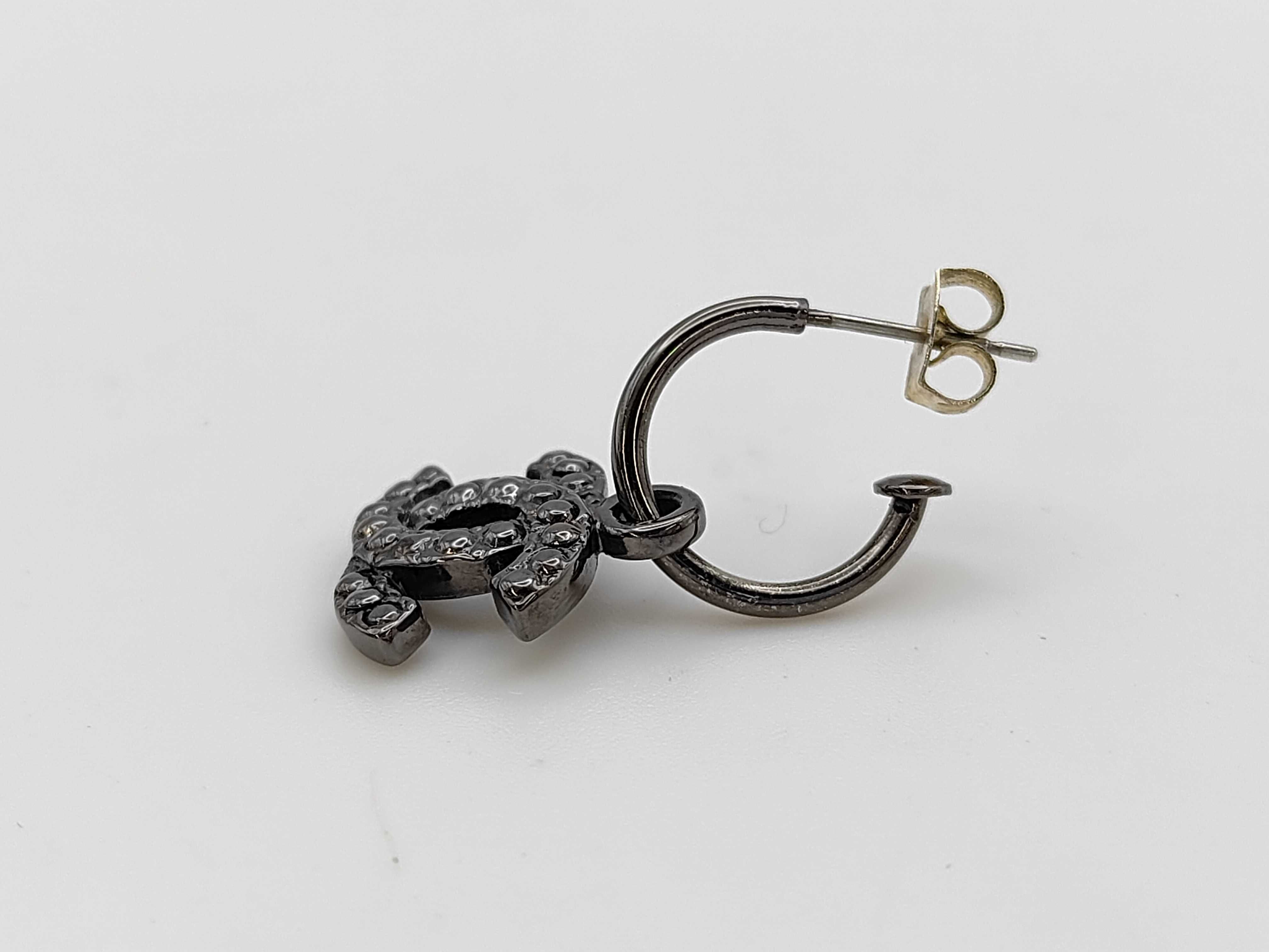 single earring — view 3