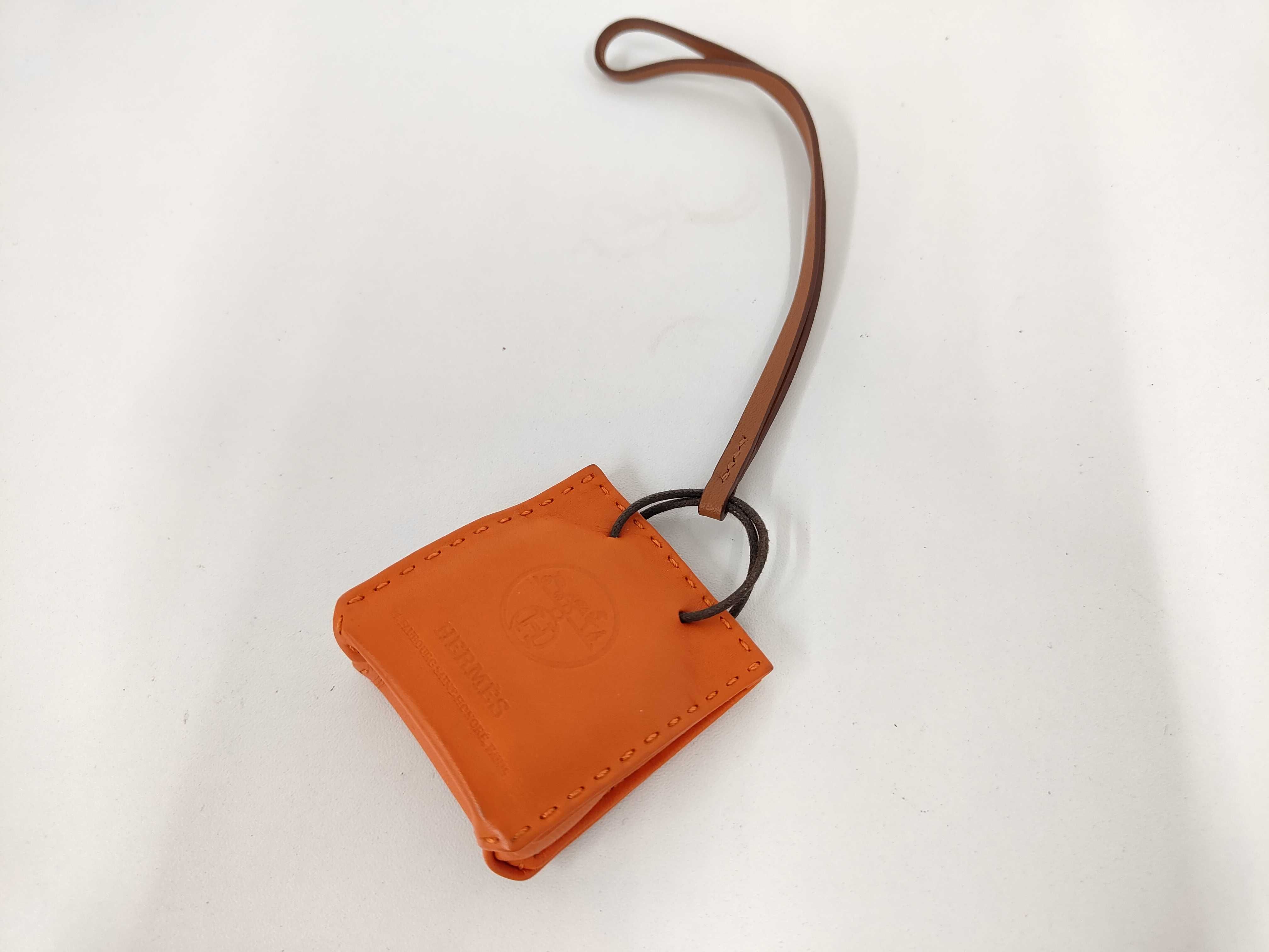 Sac Orange Charm and other accessories — view 2