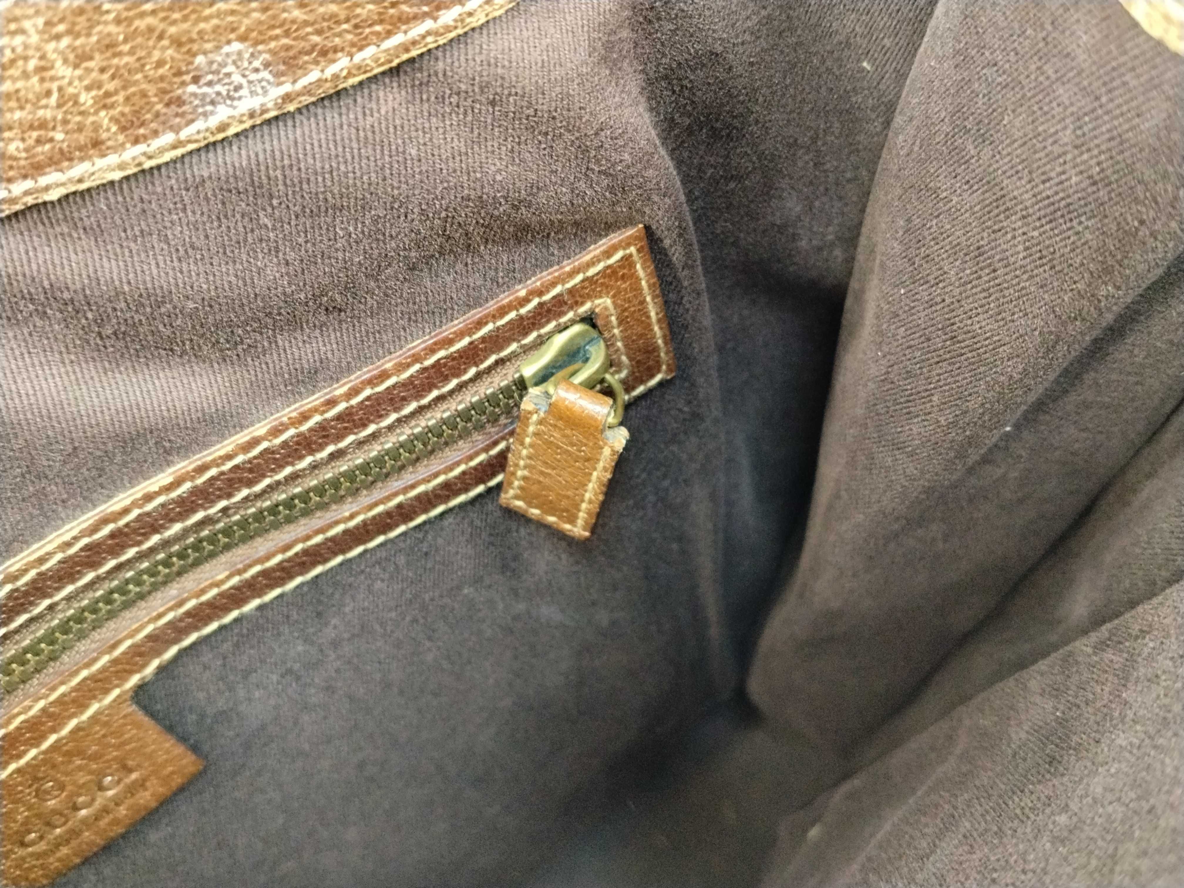 GG Canvas Gucci Handbag — view 14