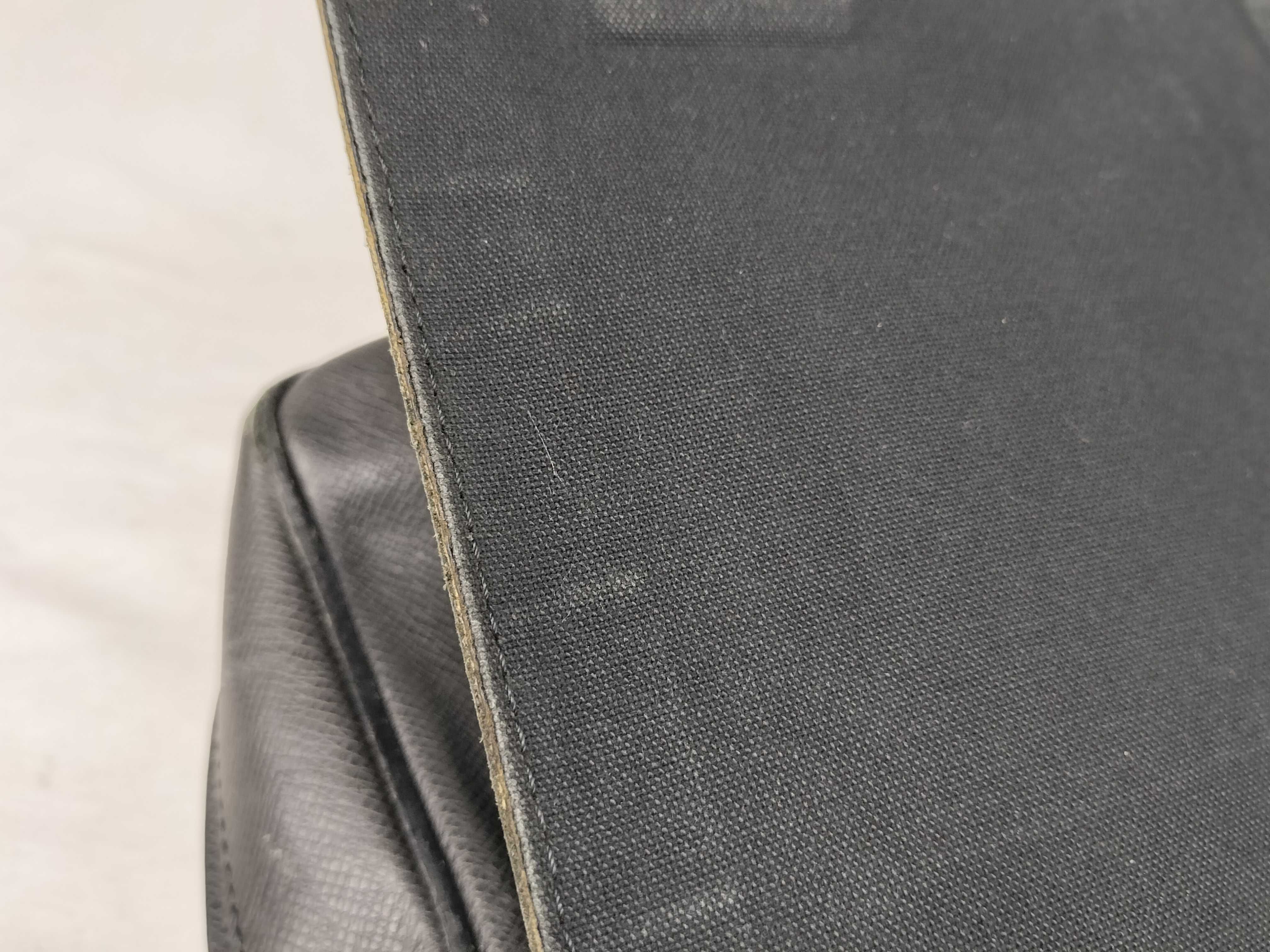 Taiga Leather Louis Vuitton Black Taiga Roman PM M32699 Shoulder Bag — view 13