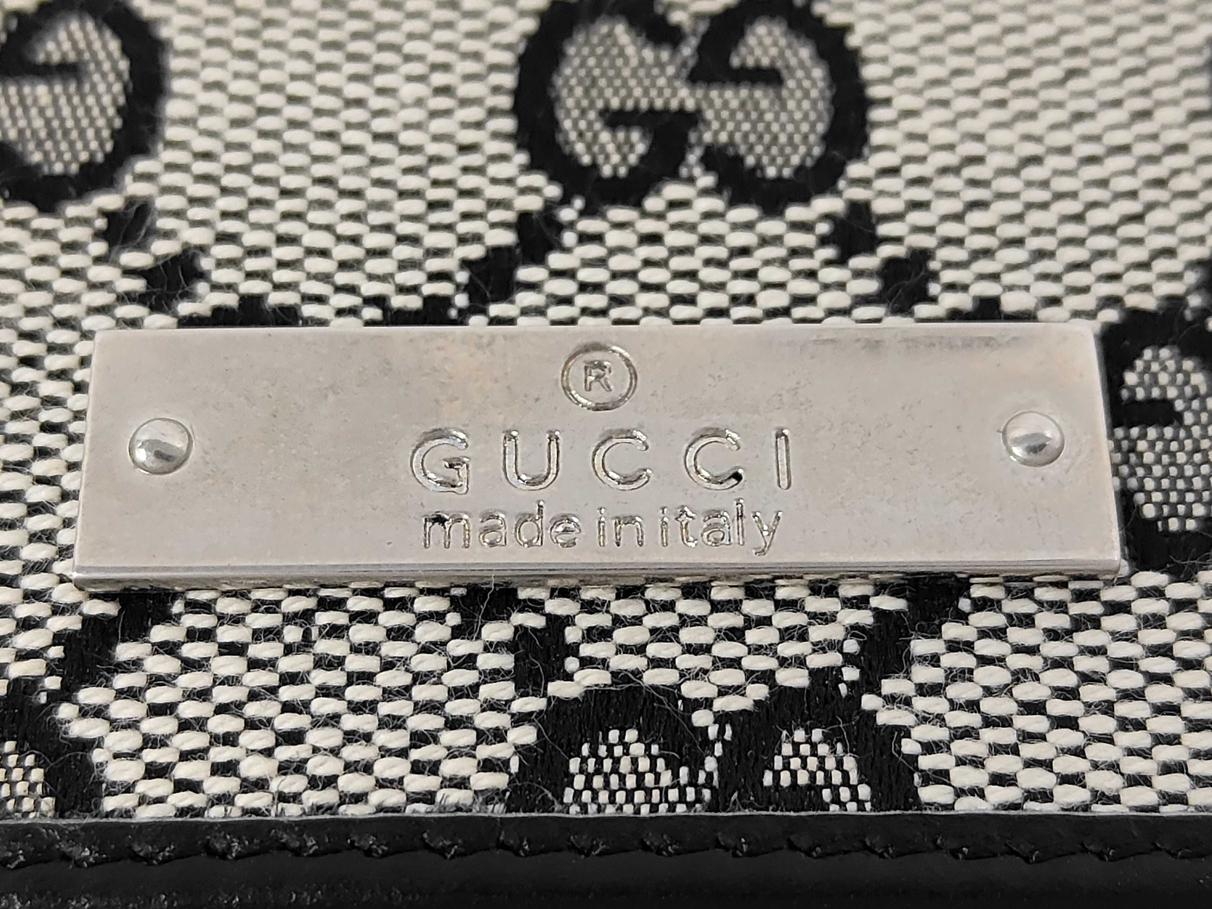 GG Canvas / Model Number Unknown / Key Case / Canvas Key Case & Key Holder — view 9