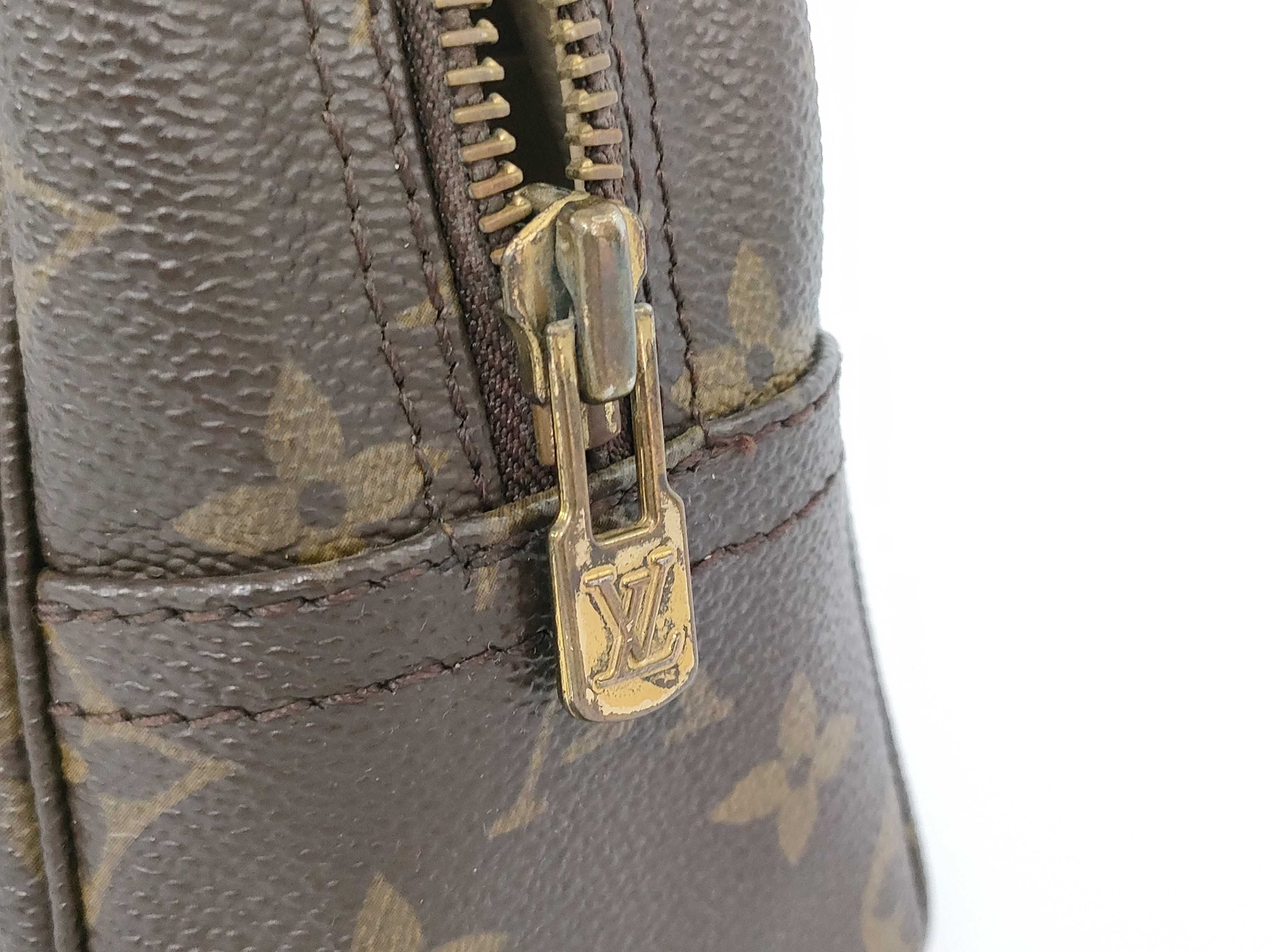 Monogram Louis Vuitton Tours Toilette 28 Pouch — view 11