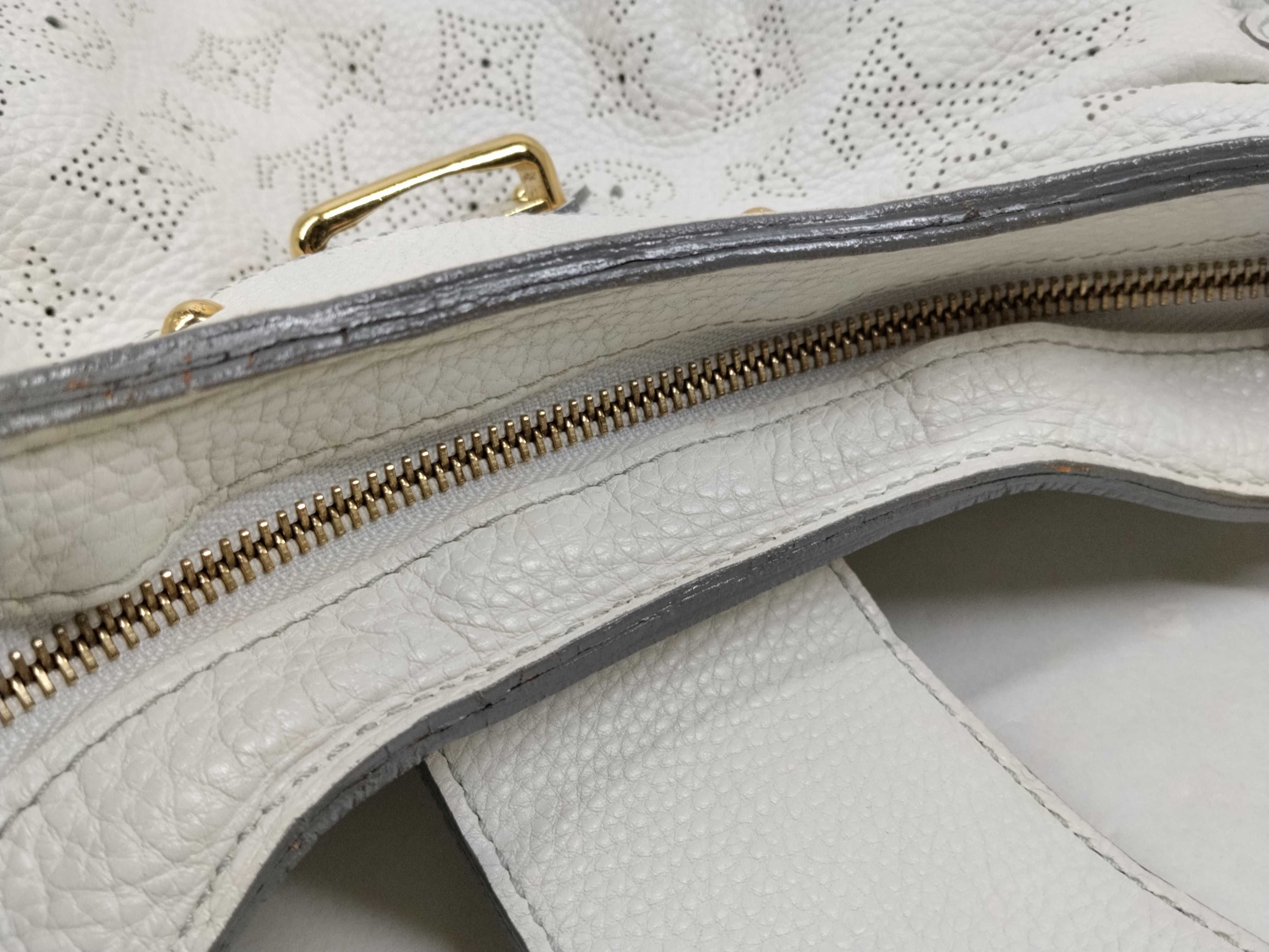 Mahina Solar Shoulder Bag — view 11
