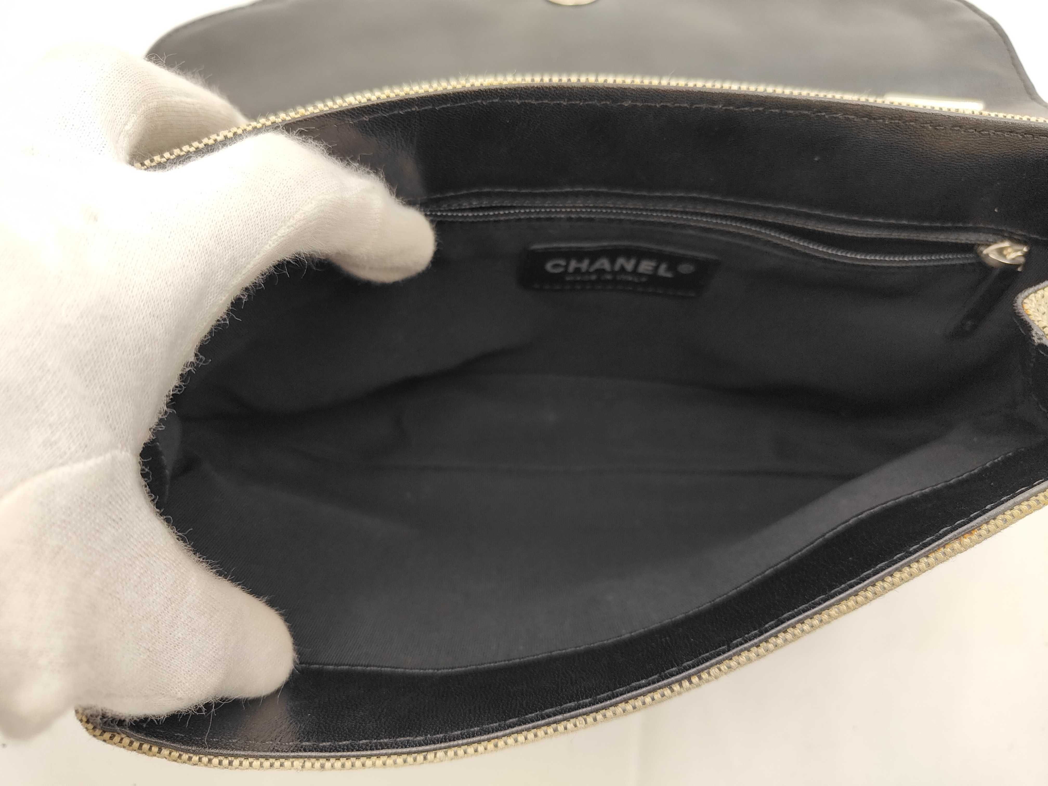 Chocolate Bar Canvas Chain Shoulder Bag Camellia No. 5 Beige Silver Hardware Shoulder Bag — view 9
