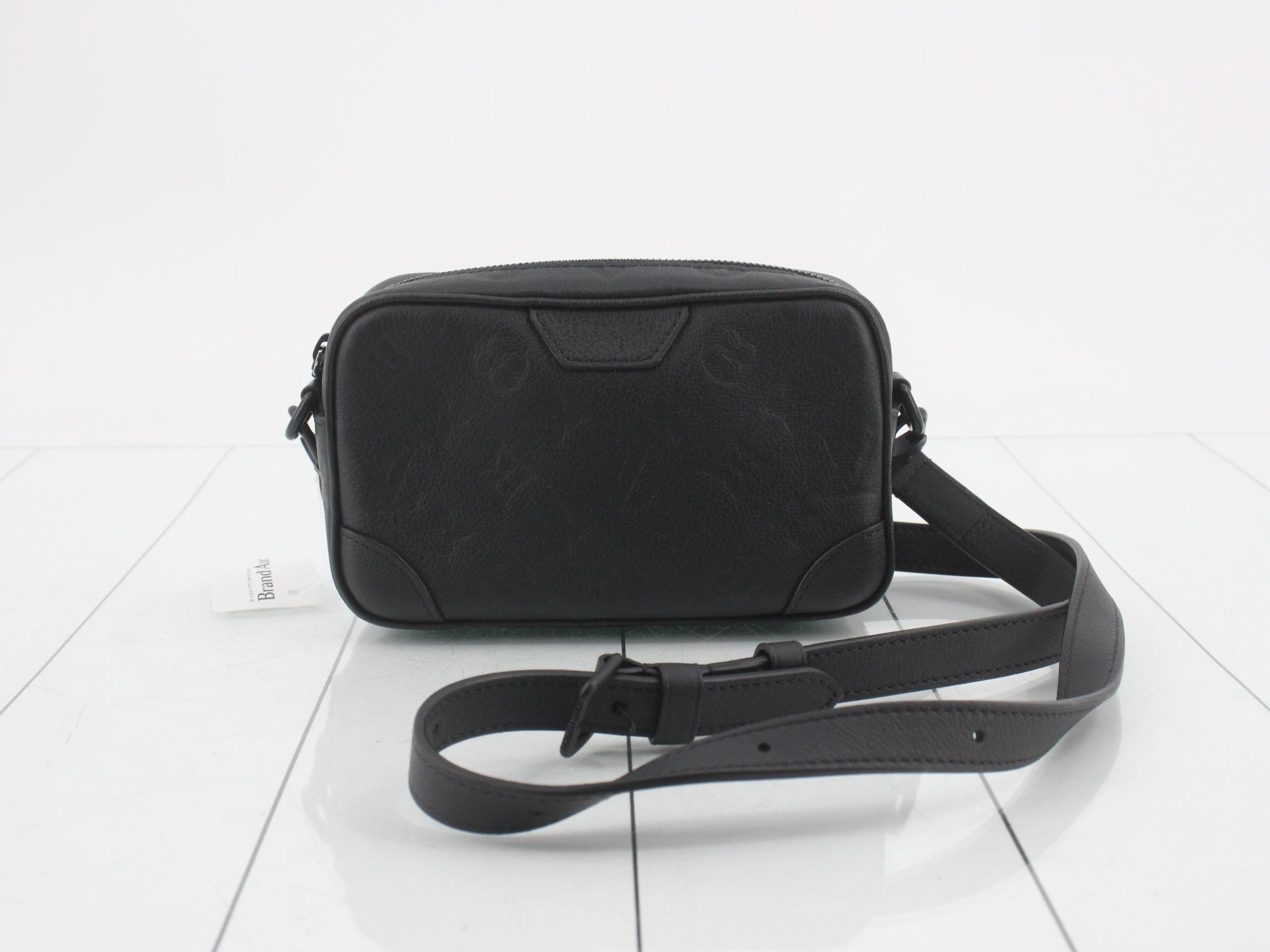 Shadow Trocadero Wearable Wallet M26737 (Unused)