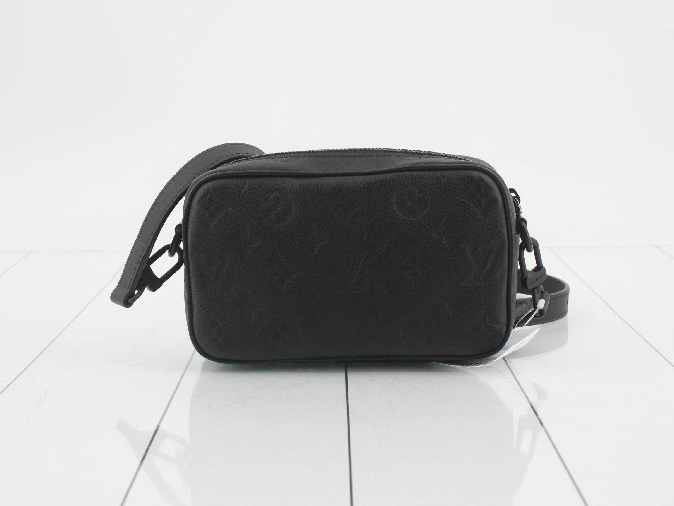 Shadow Trocadero Wearable Wallet M26737 (Unused) — view 2
