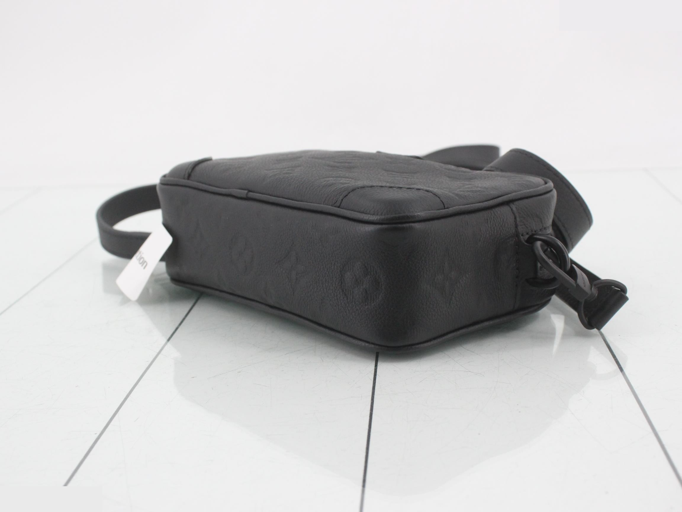 Shadow Trocadero Wearable Wallet M26737 (Unused) — view 6