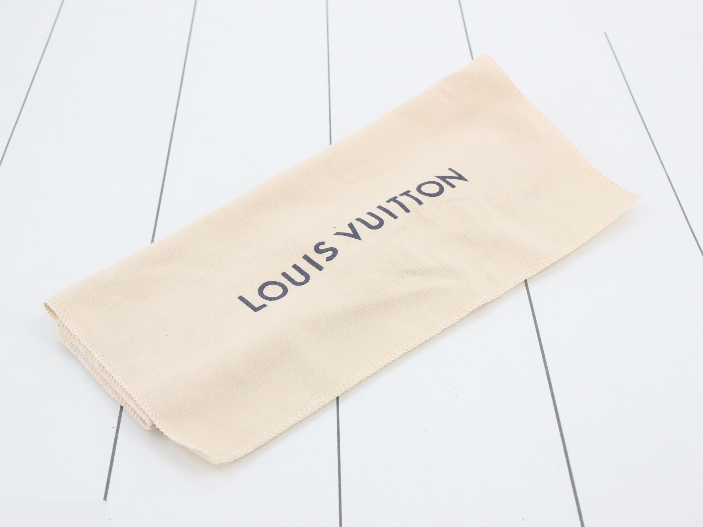 Shadow Trocadero Wearable Wallet M26737 (Unused) — view 7