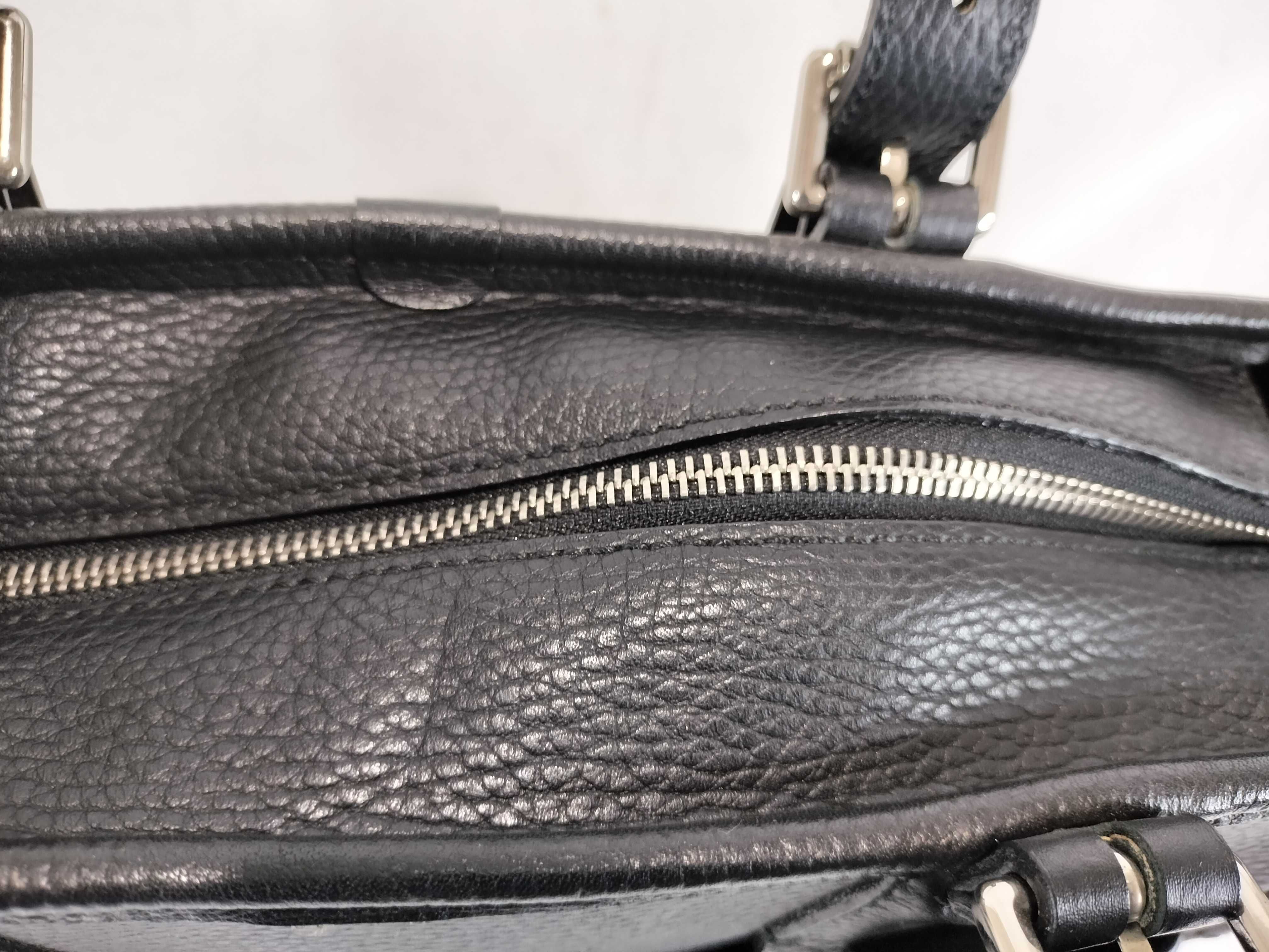 Leather Handbag / Nova Check Interior *Some fastening buttons are missing. — view 9