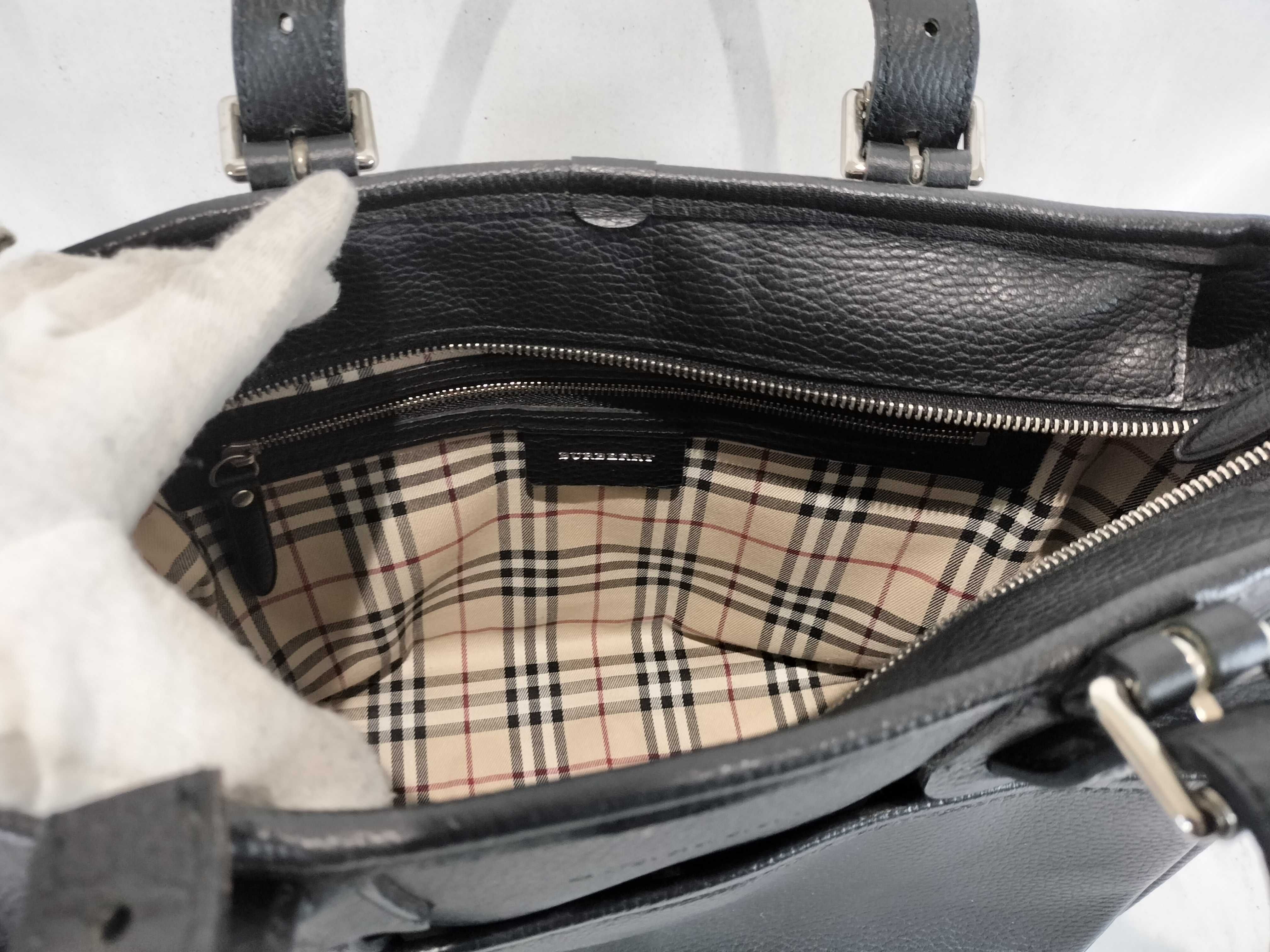 Leather Handbag / Nova Check Interior *Some fastening buttons are missing. — view 10